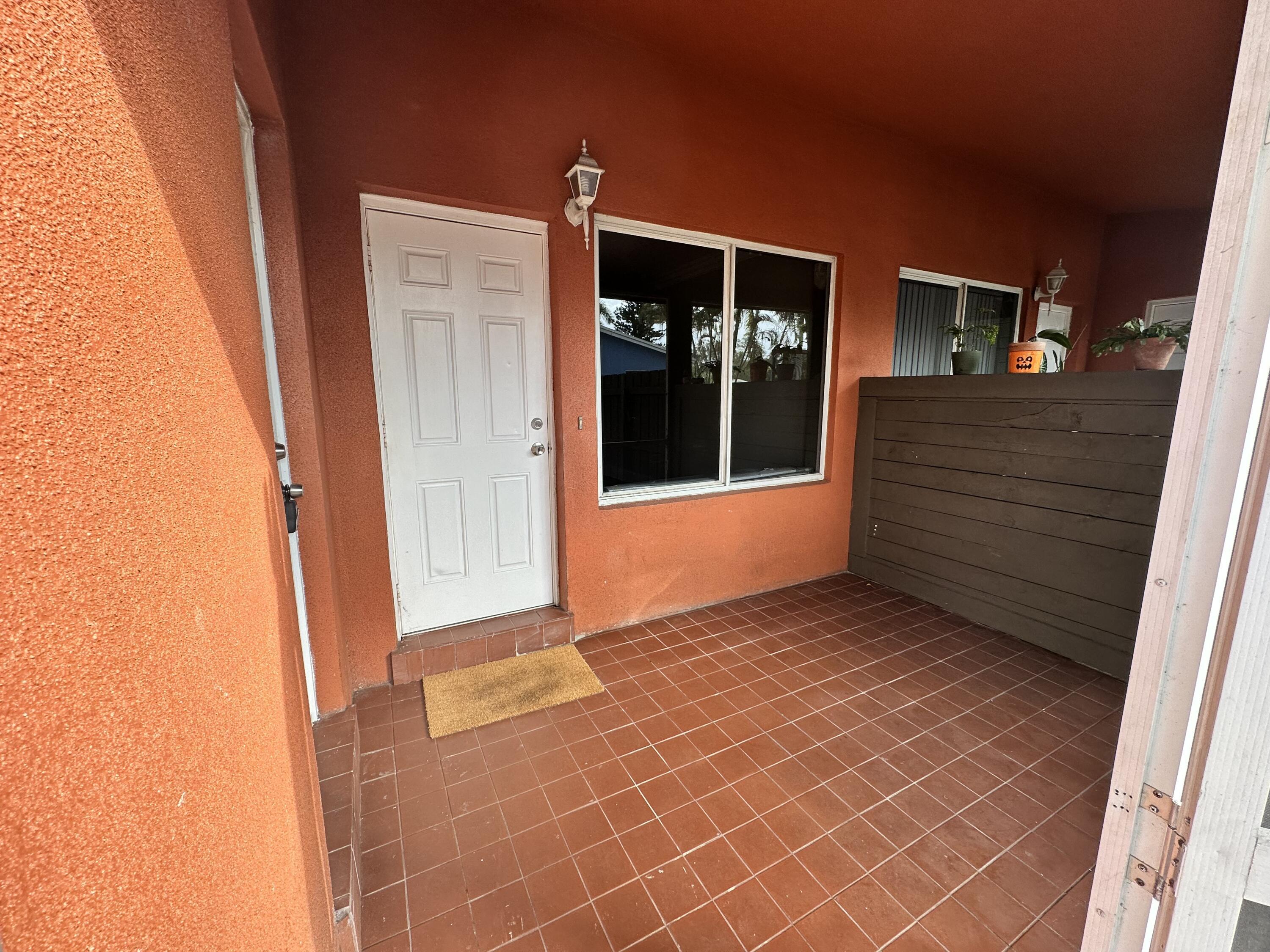 61 NW 35th Street 2, Oakland Park, FL 33309, Oakland Park - Photo 2