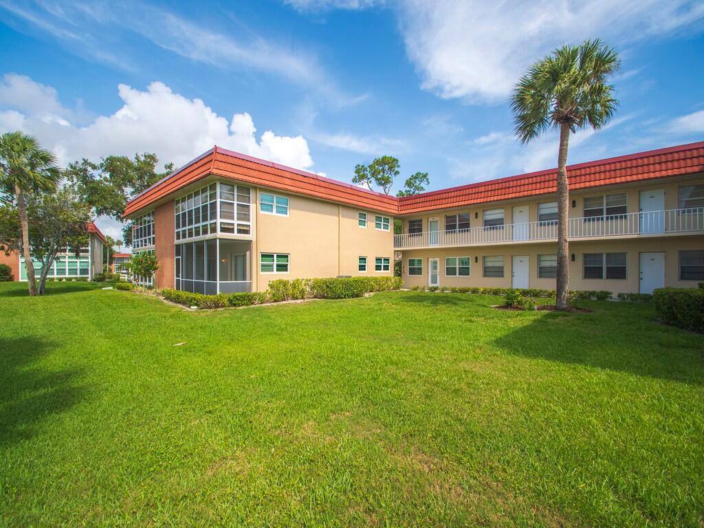 105 Spring Lake Court 102, Vero Beach, FL 32962, Vero Beach - Photo 4