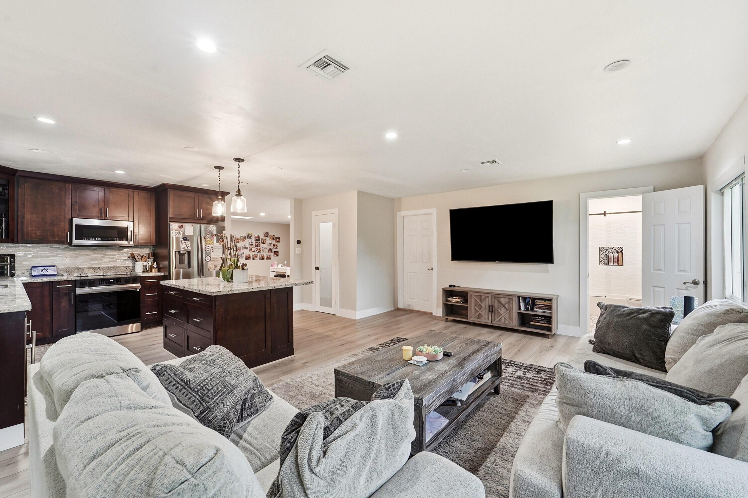 11700 NW 27th Street, Plantation, FL 33323, Plantation - Photo 2