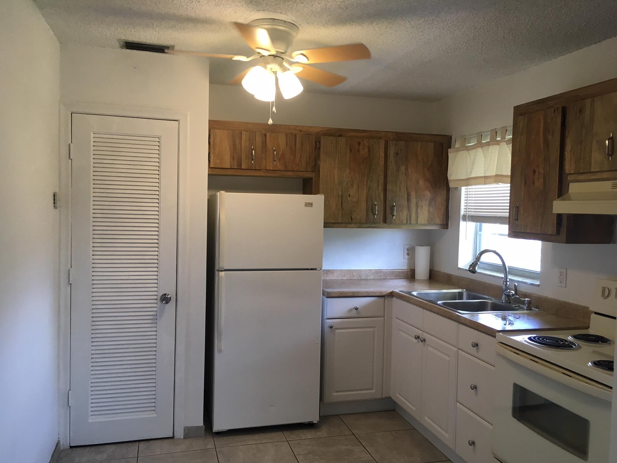 5186 NE 6th Avenue 721, Oakland Park, FL 33334, Oakland Park - Photo 2