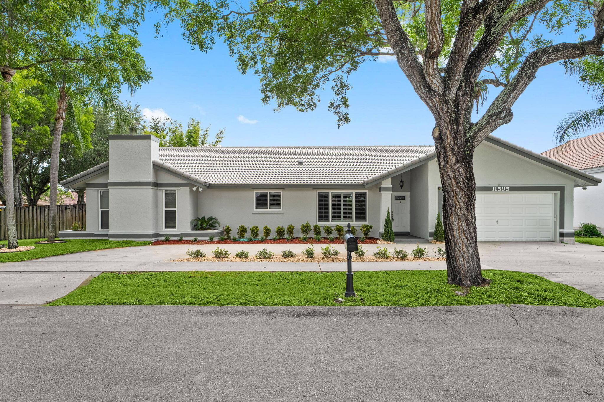 11595 S Quayside Drive, Cooper City, FL 33026, Cooper City - Photo 3