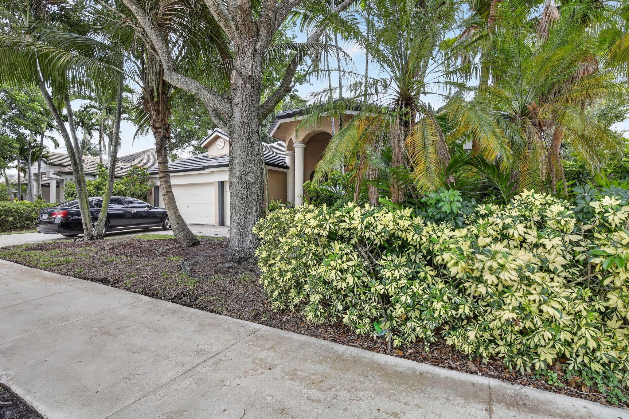 8106 N Savannah Circle, Davie, FL 33328, Davie - Photo 3