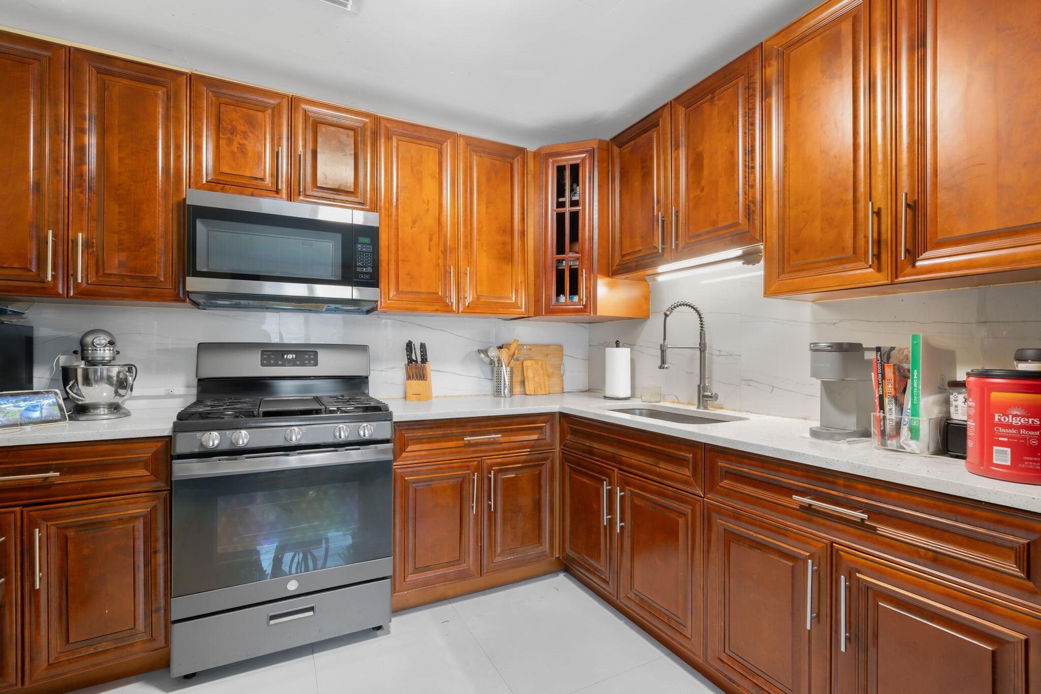 2126 Washington Street, Hollywood, FL 33020, Hollywood - Photo 4