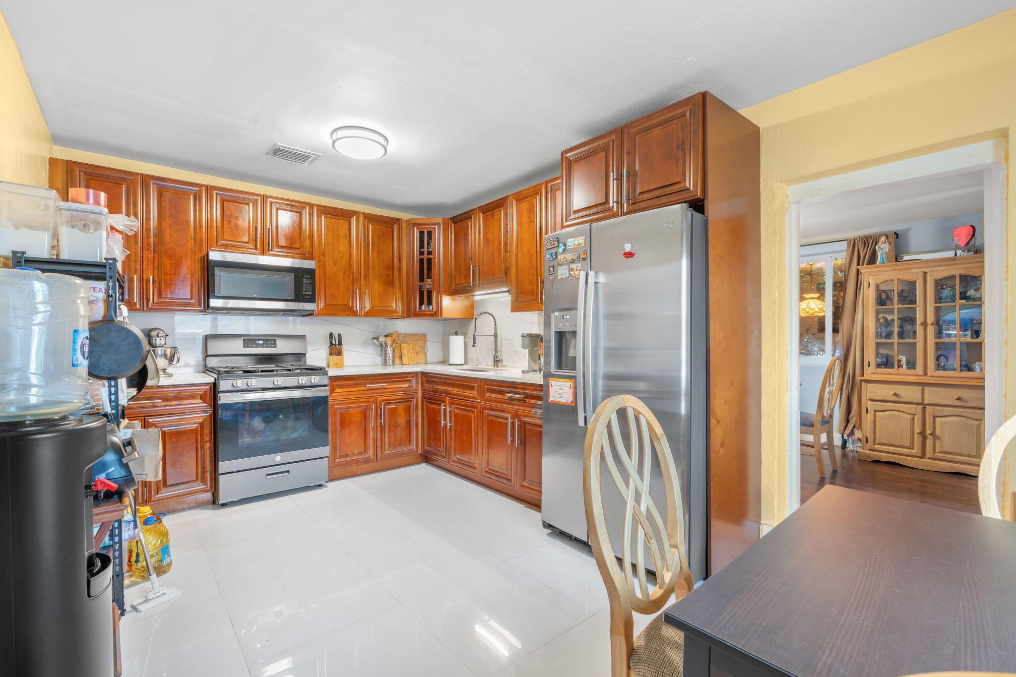 2126 Washington Street, Hollywood, FL 33020, Hollywood - Photo 5