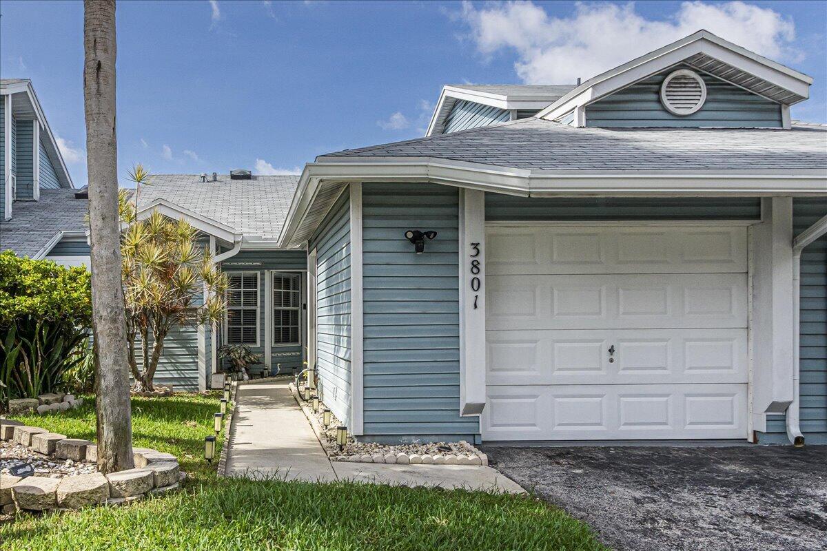 3801 Island Club Circle E, Lake Worth, FL 33462, Lake Worth - Photo 3