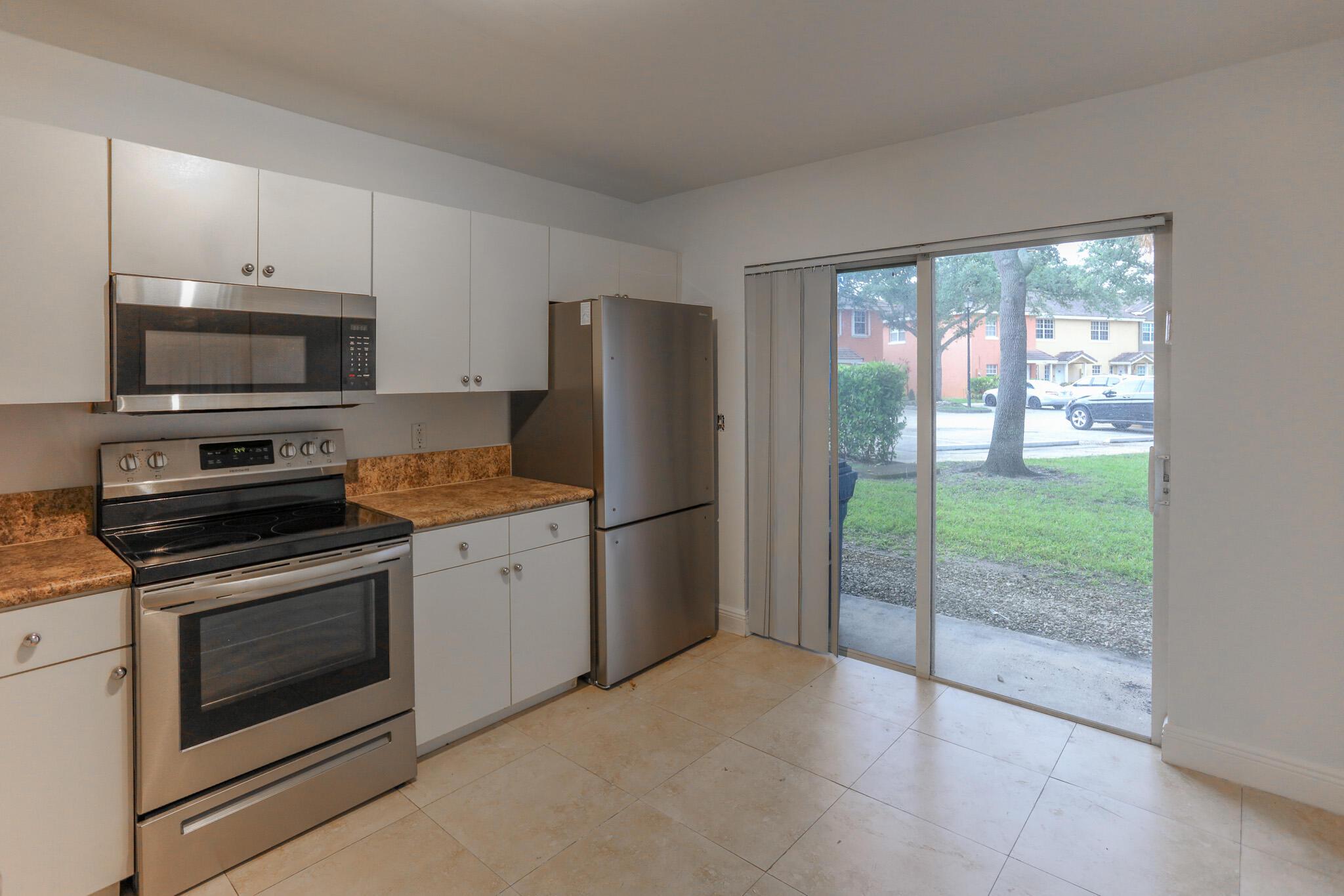 4149 NW 67th Te 4149, Lauderhill, FL 33319, Lauderhill - Photo 4