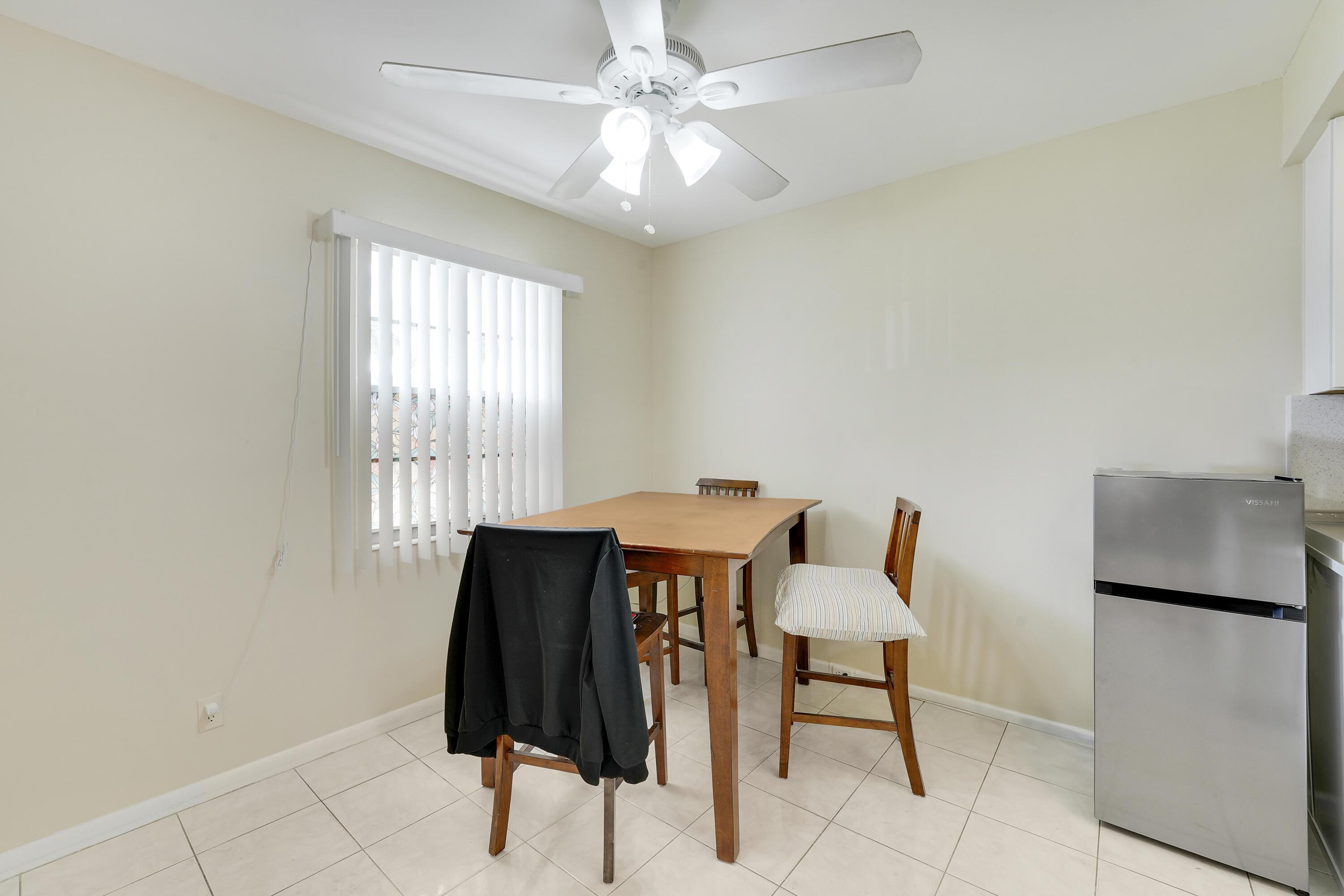1011 Exeter, Boca Raton, FL 33434, Boca Raton - Photo 4