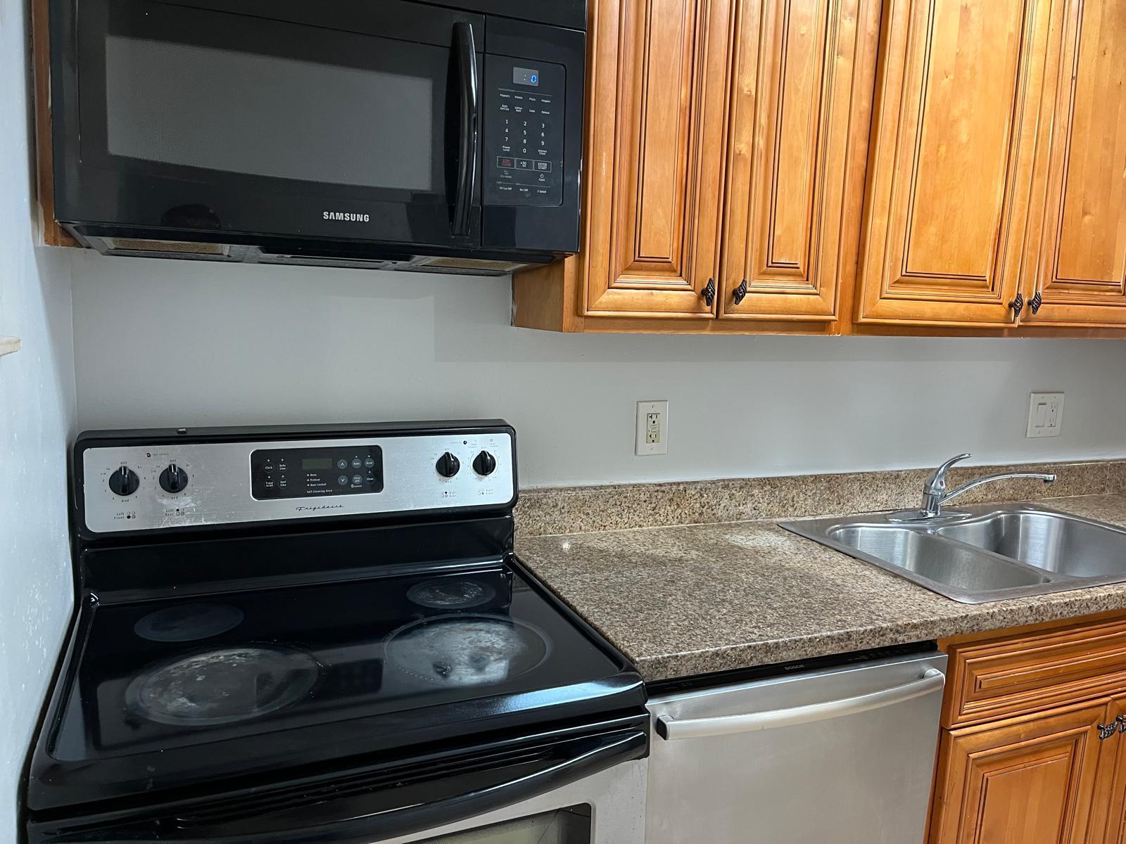 201 NW 177th Street B-206, Miami Gardens, FL 33169, Miami Gardens - Photo 2