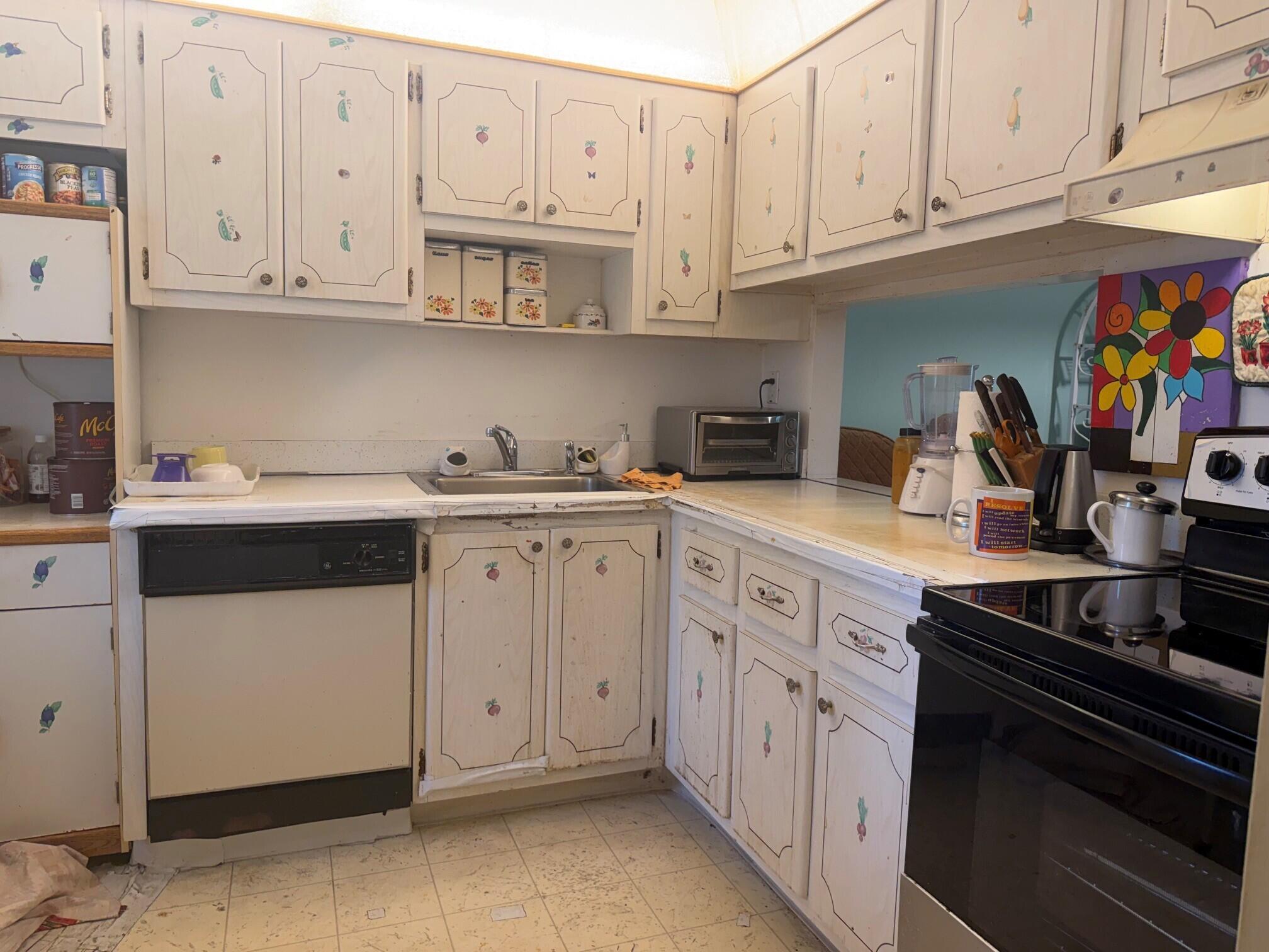 2687 N Garden Dr Drive N 103, Lake Worth, FL 33461, Lake Worth - Photo 2