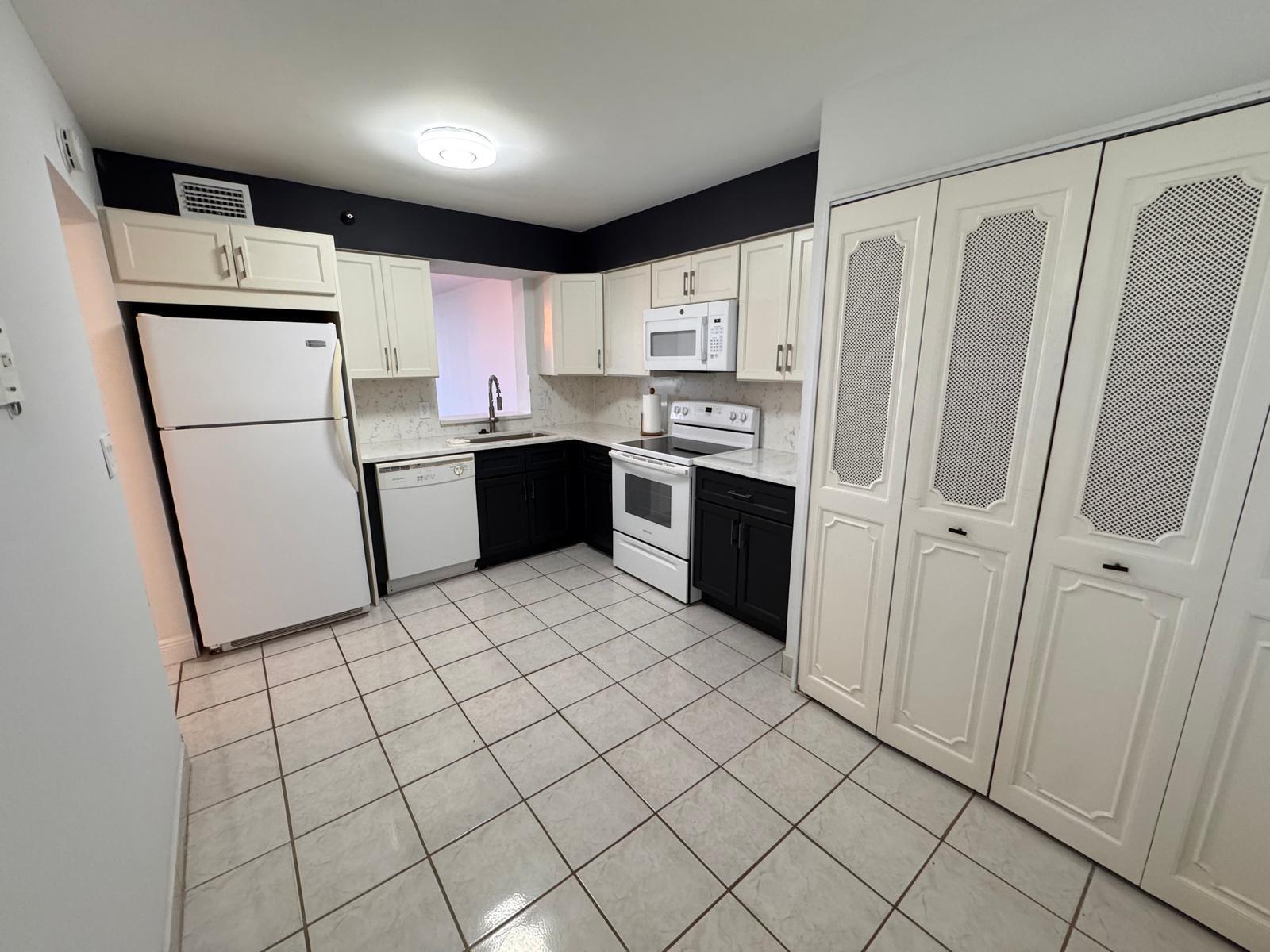 4570 NW 18th Avenue 605, Deerfield Beach, FL 33064, Deerfield Beach - Photo 4