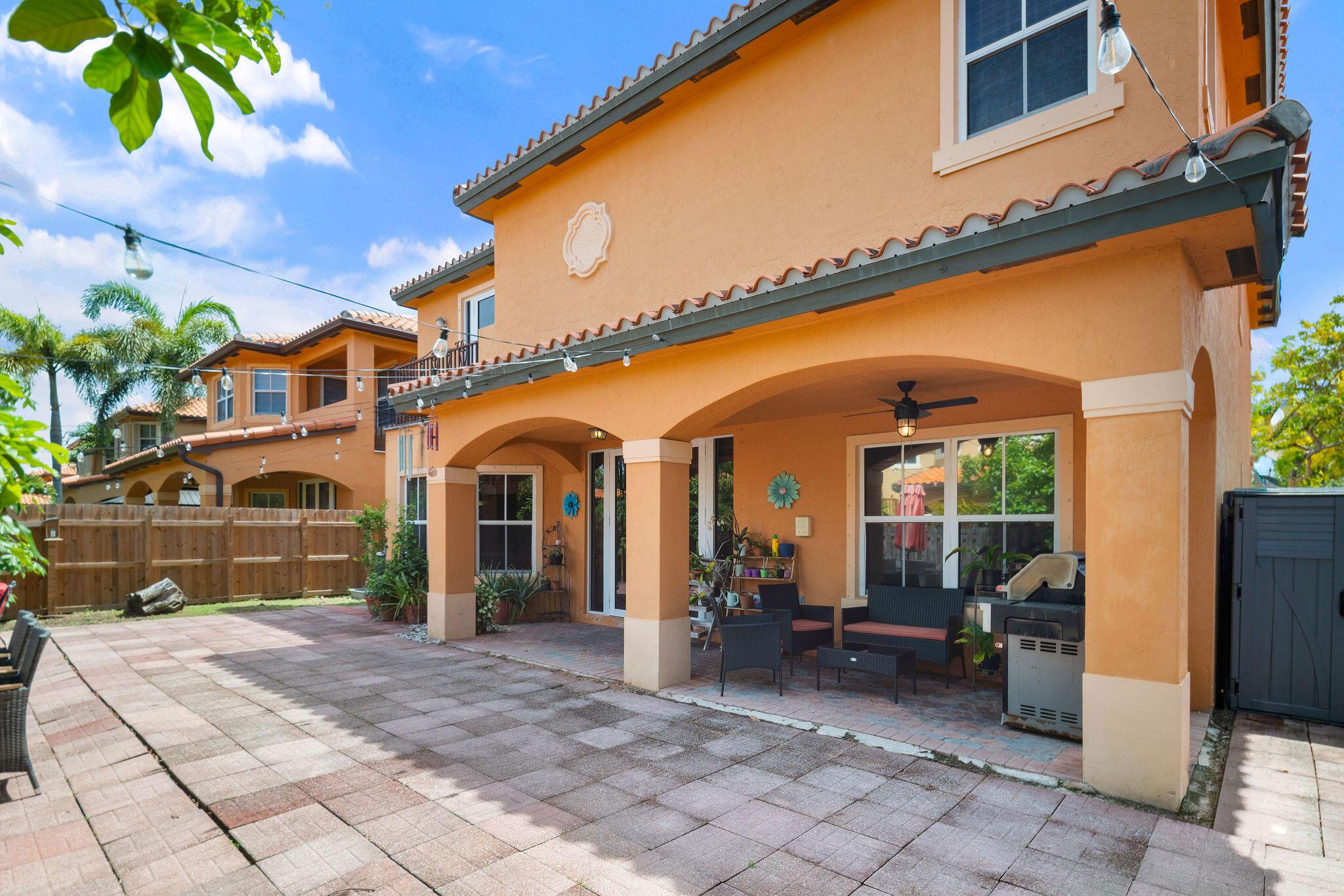 3144 SW 154th Place, Miami, FL 33185, Miami - Photo 4