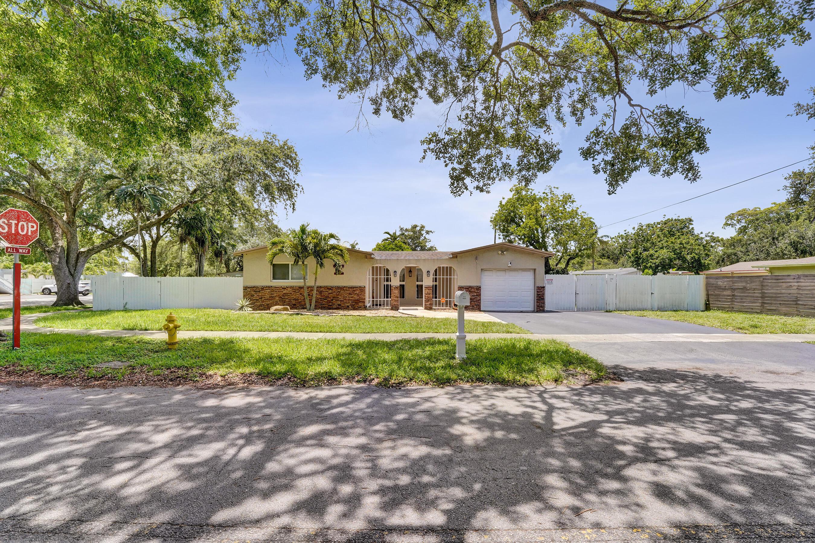 9101 SW 52nd Court, Cooper City, FL 33328, Cooper City - Photo 2