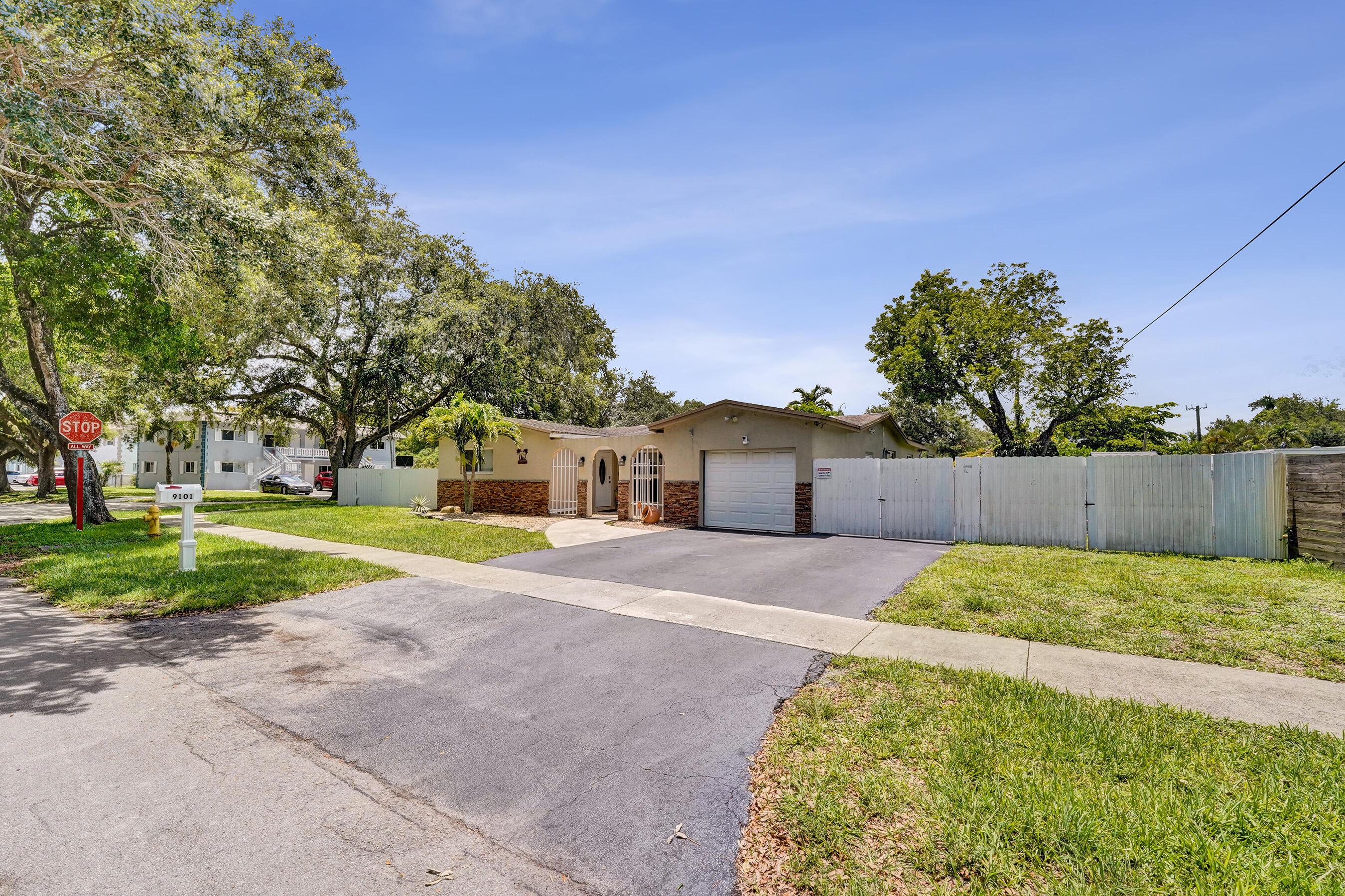 9101 SW 52nd Court, Cooper City, FL 33328, Cooper City - Photo 3