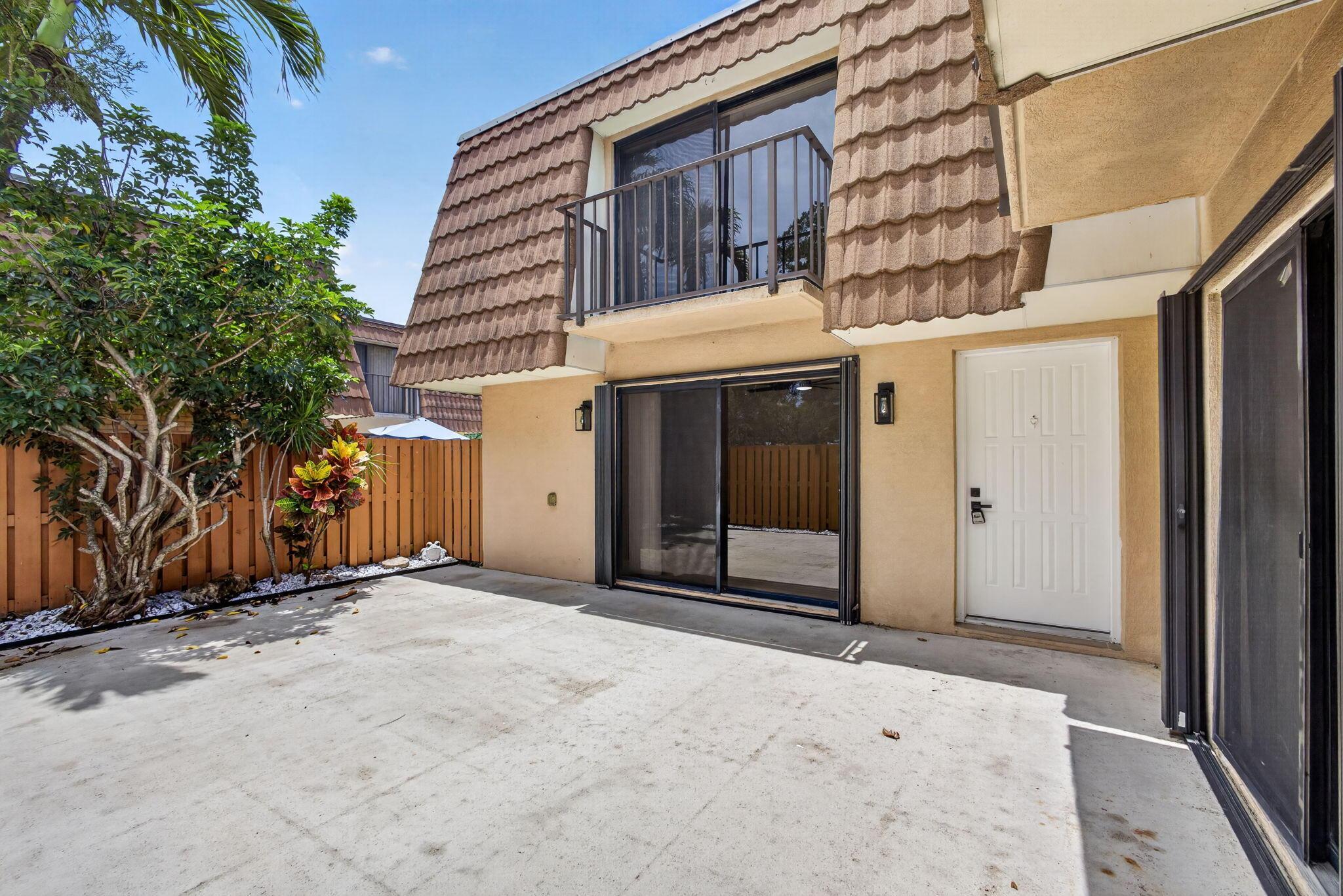 246 Charter Way, West Palm Beach, FL 33407, West Palm Beach - Photo 3