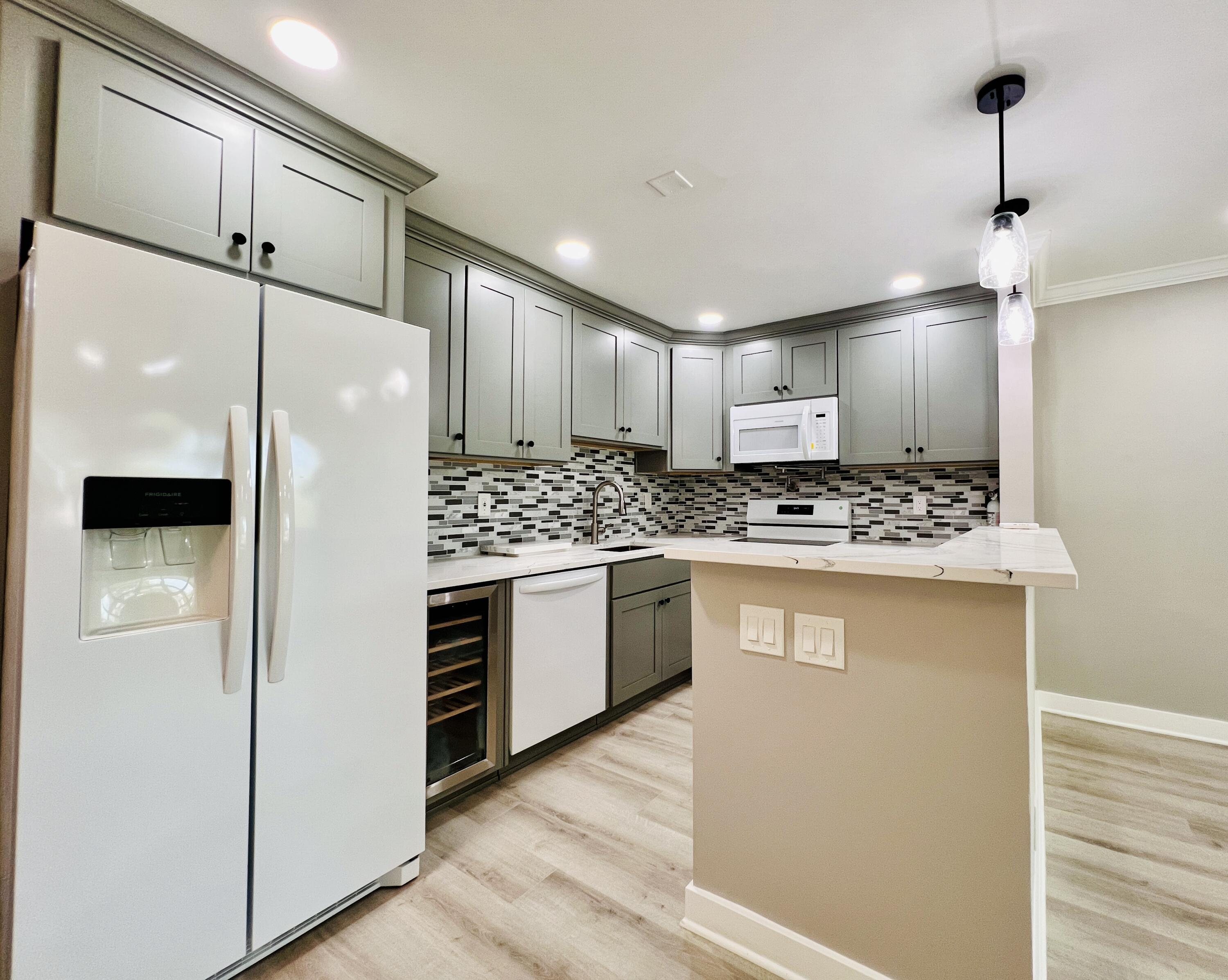 15 Bedford A, West Palm Beach, FL 33417, West Palm Beach - Photo 2