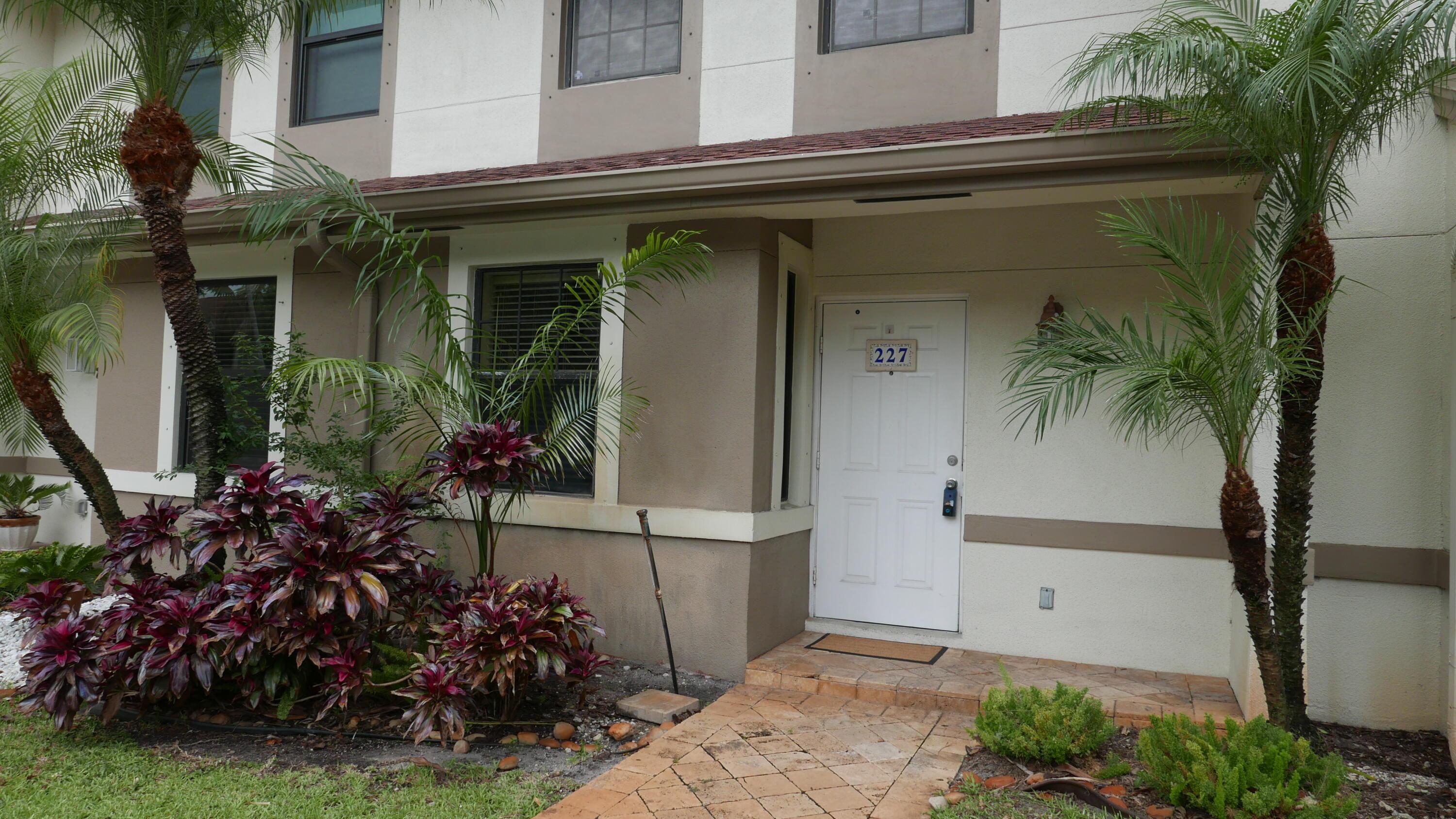 227 City View Drive, Fort Lauderdale, FL 33311, Fort Lauderdale - Photo 2