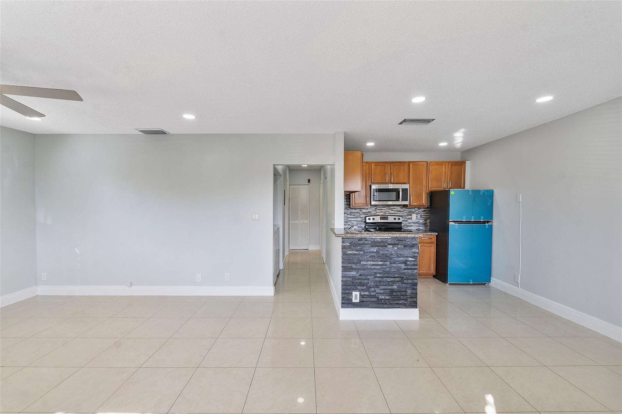 2854 Coral Springs Drive 2854, Coral Springs, FL 33065, Coral Springs - Photo 3