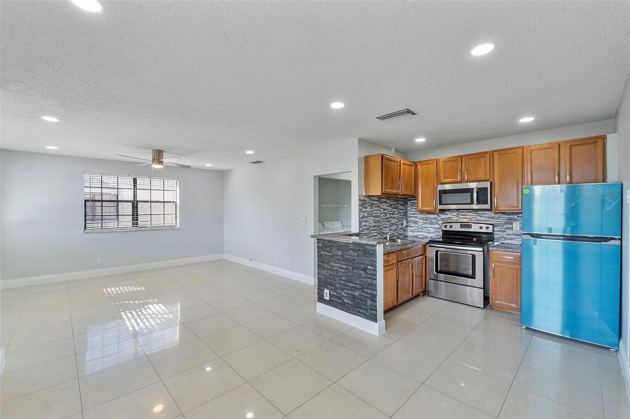 2854 Coral Springs Drive 2854, Coral Springs, FL 33065, Coral Springs - Photo 4