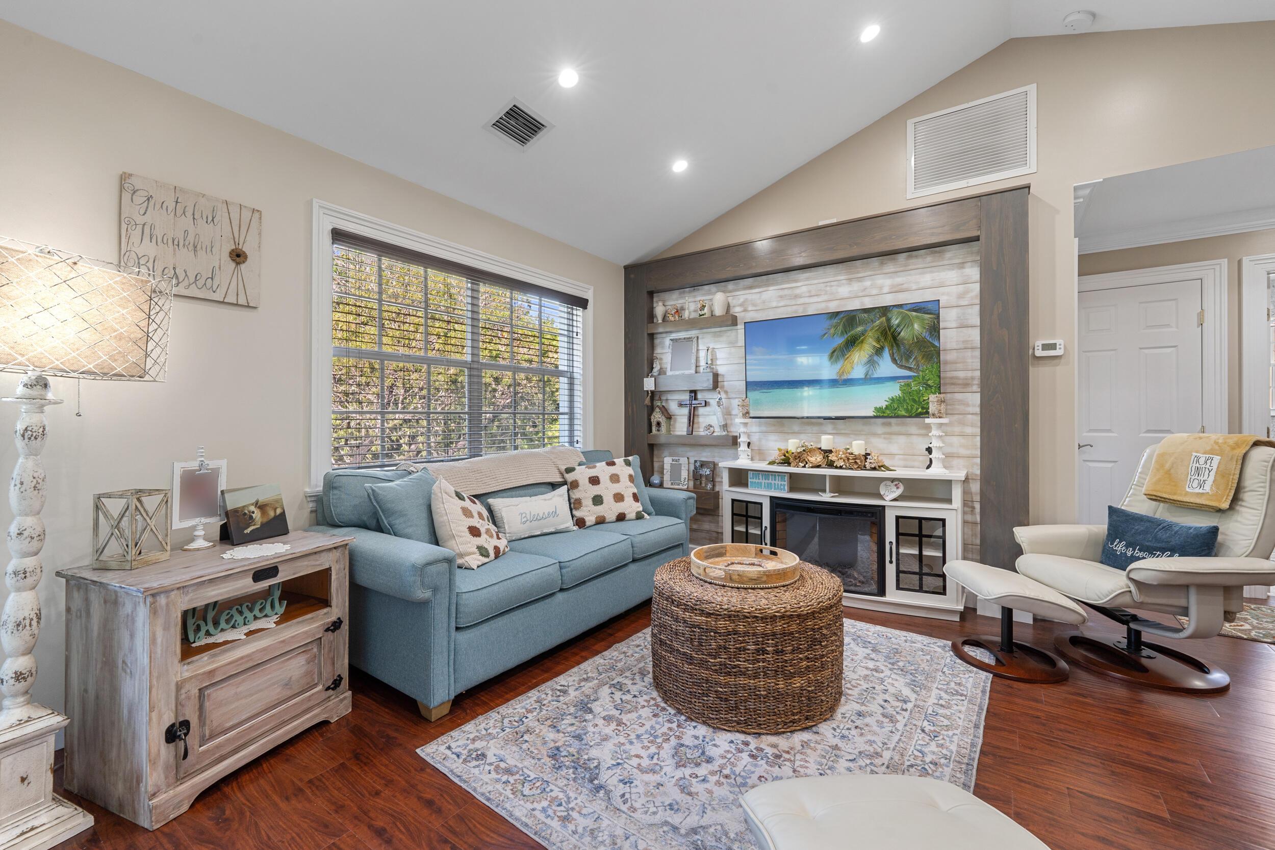 1616 SE Green Acres Circle M204, FL 34952, null