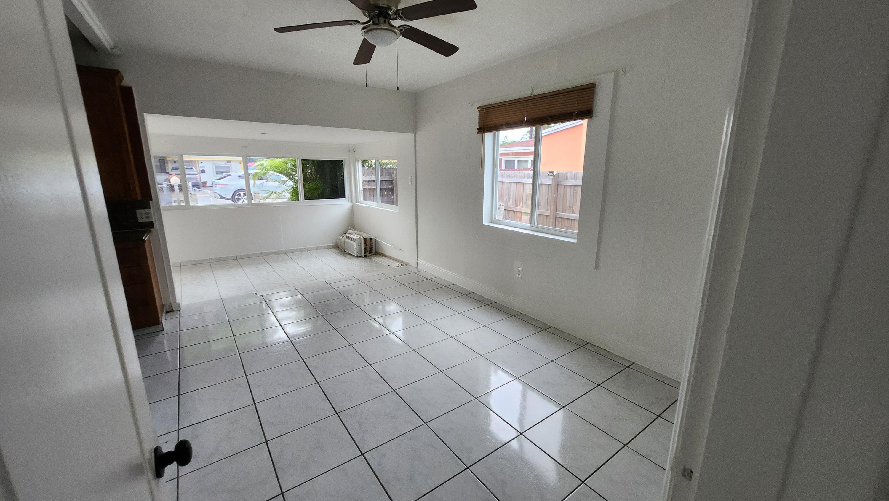 43 SW 11th Street Unit E, Dania Beach, FL 33004, Dania Beach - Photo 4