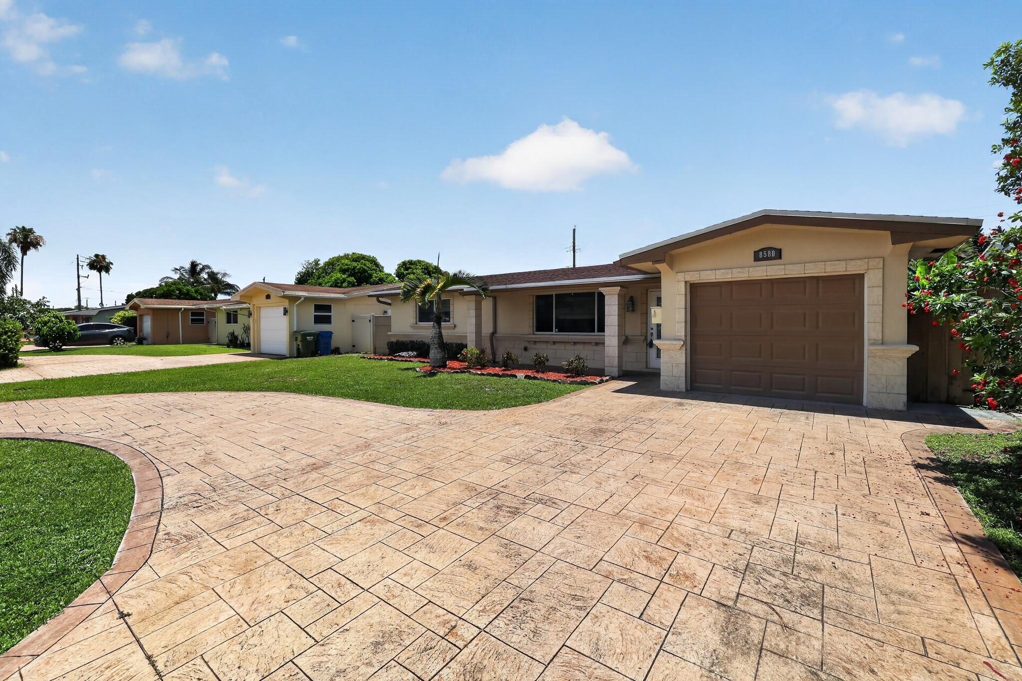 8580 NW 12th Street, Pembroke Pines, FL 33024, Pembroke Pines - Photo 2