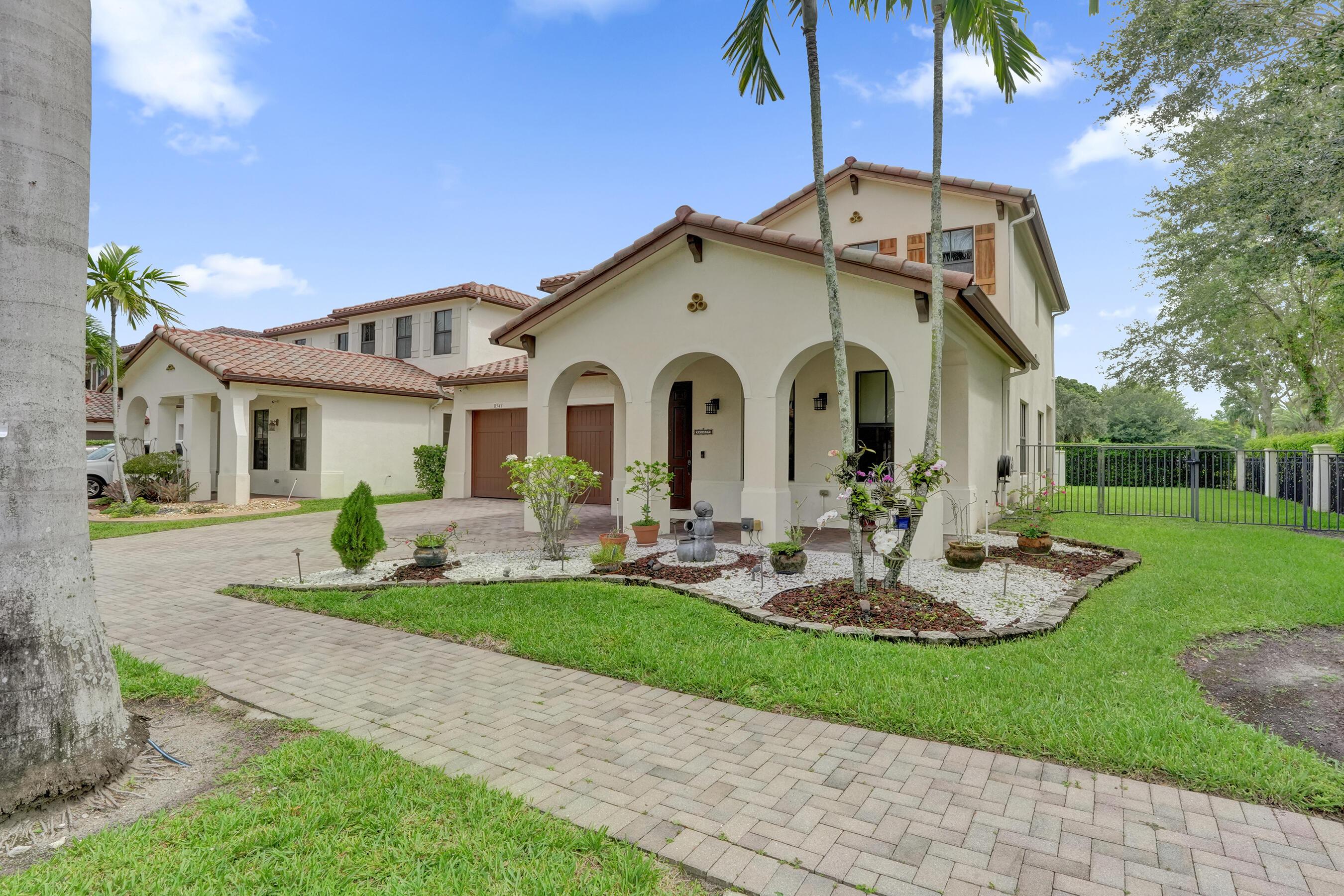 8541 NW 38th Street, Cooper City, FL 33024, Cooper City