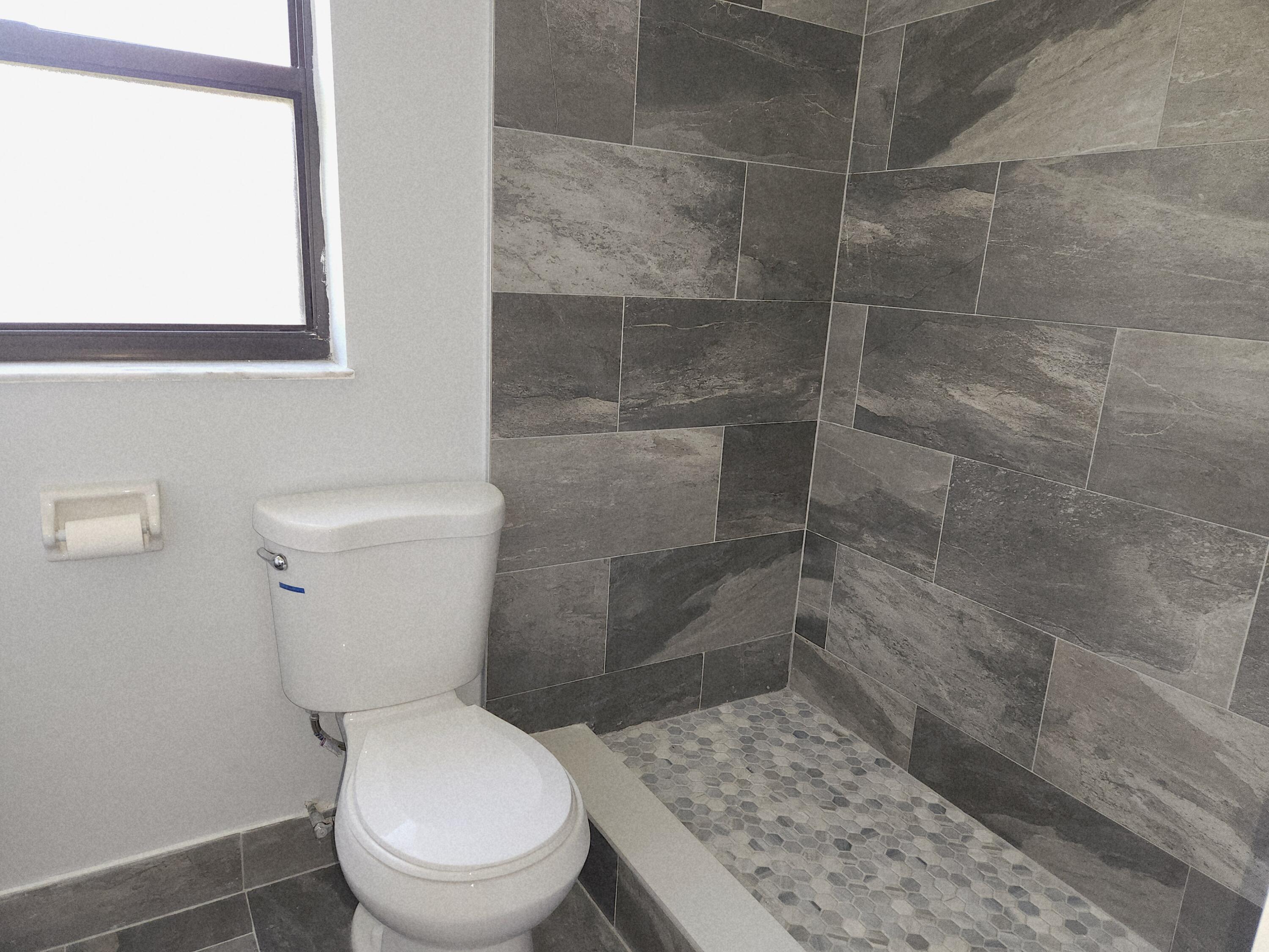 2050 Oleander Boulevard 8-109, Fort Pierce, FL 34950, Fort Pierce - Photo 5