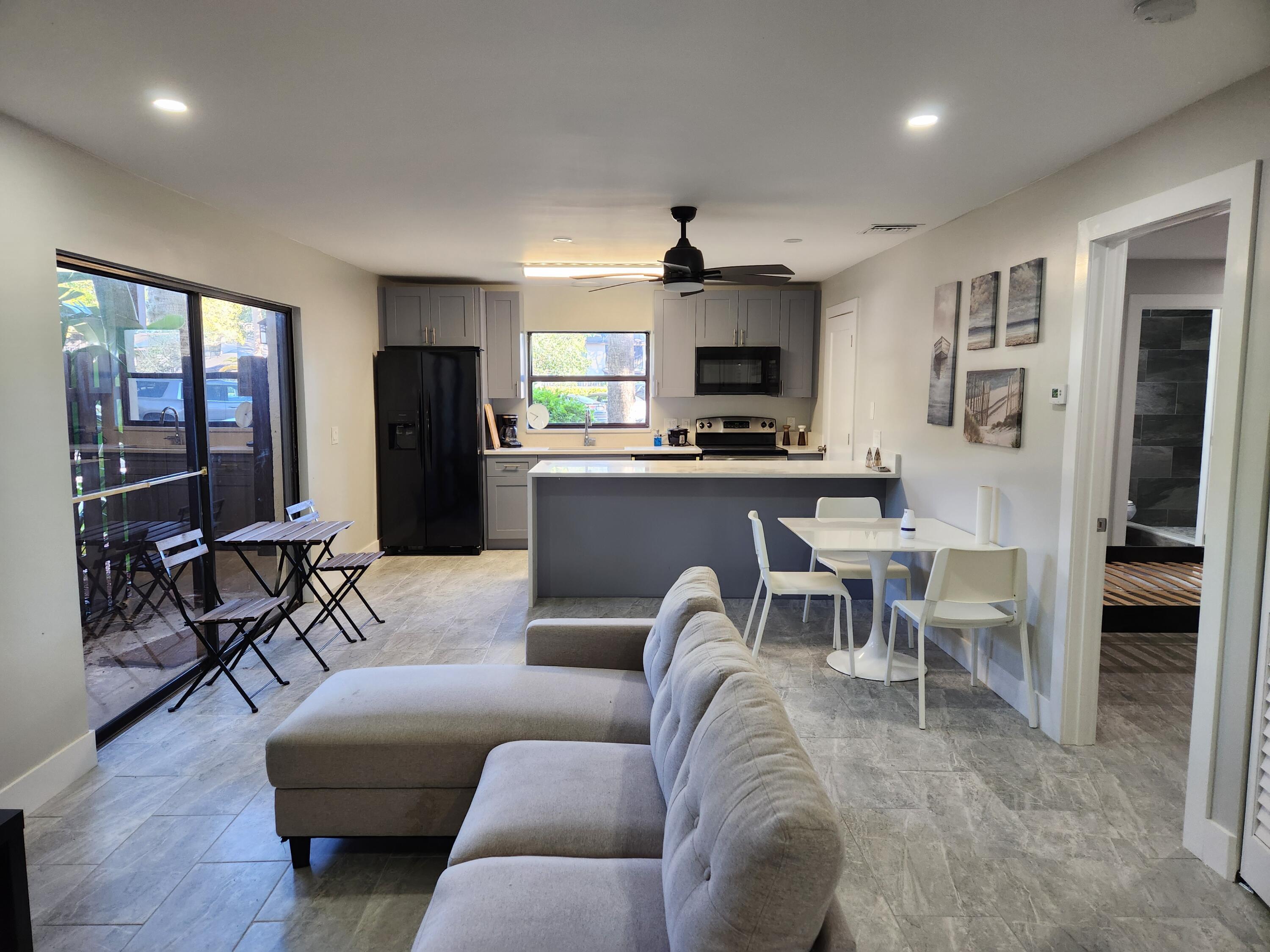 2050 Oleander Boulevard 8-109, Fort Pierce, FL 34950, Fort Pierce - Photo 3