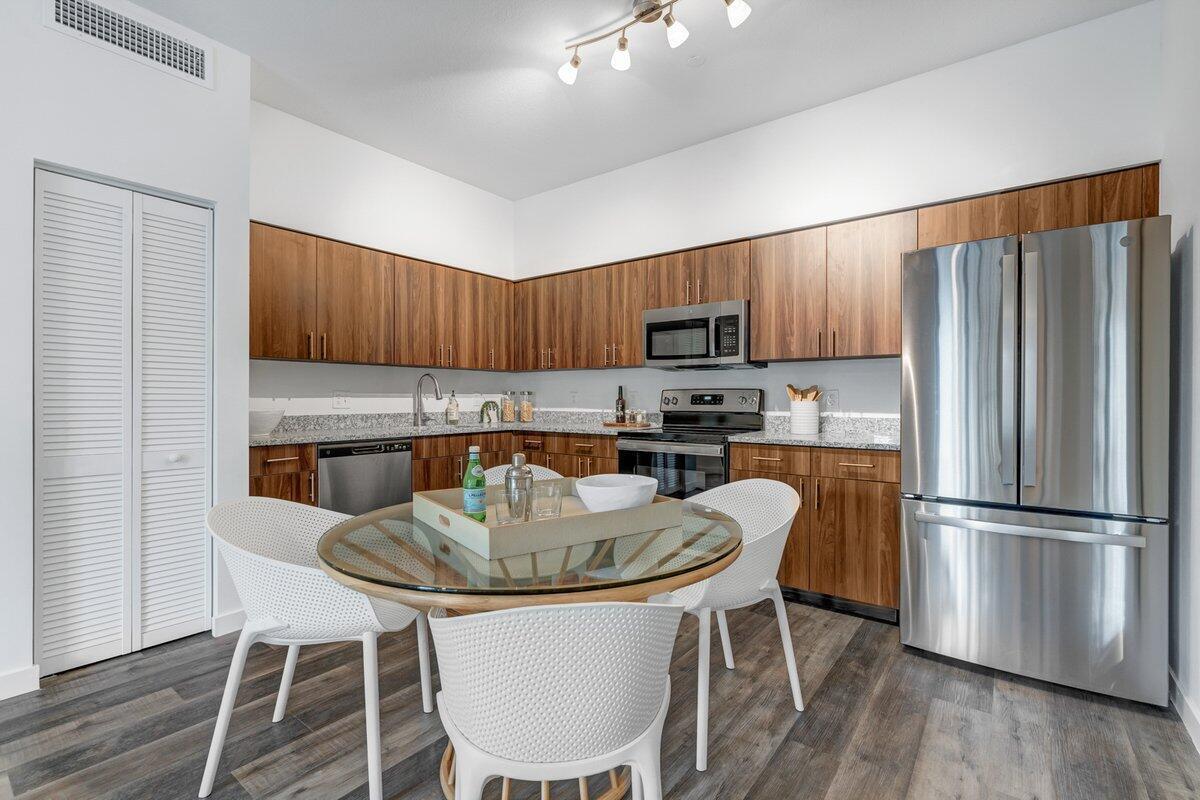4260 Lakewood Road Unit 302, Lake Worth Beach, FL 33461, Lake Worth Beach - Photo 2