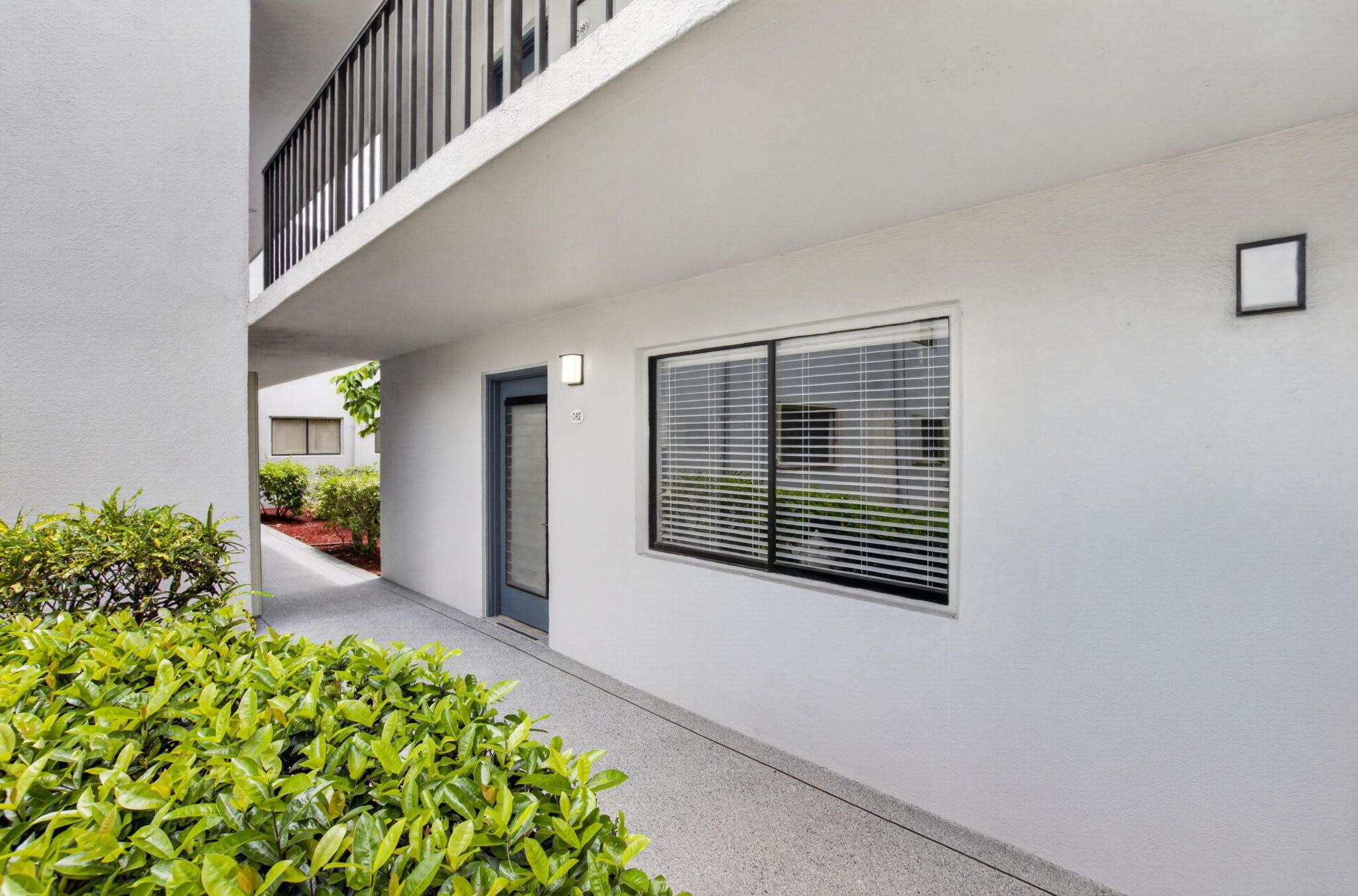 15054 Ashland Way 82, Delray Beach, FL 33484, Delray Beach - Photo 3