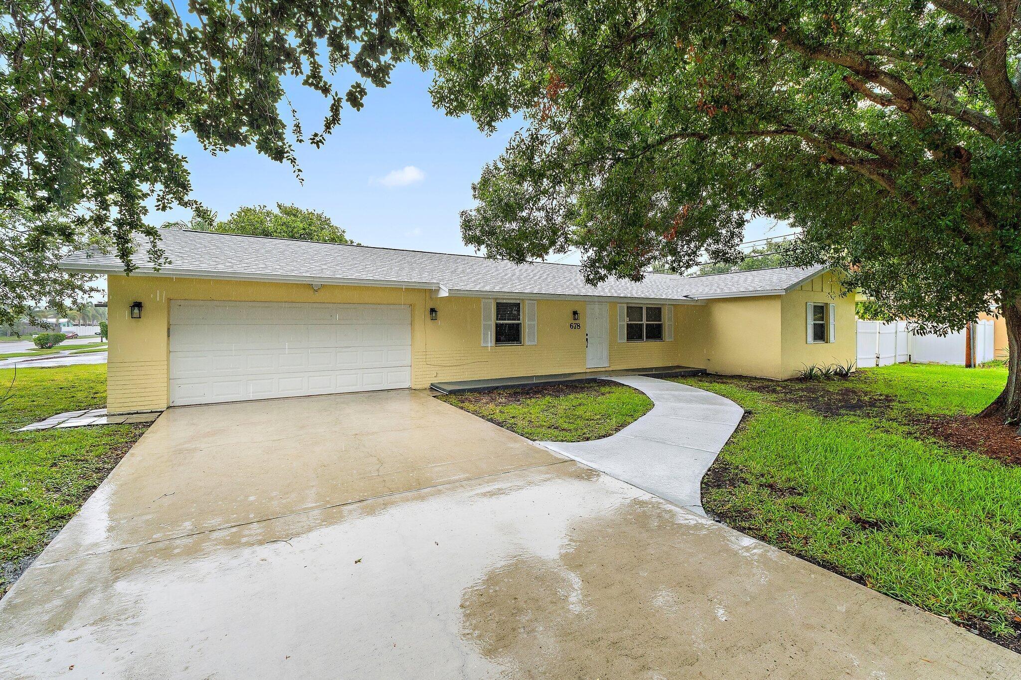678 Riverside Drive, Palm Beach Gardens, FL 33410, Palm Beach Gardens - Photo 2