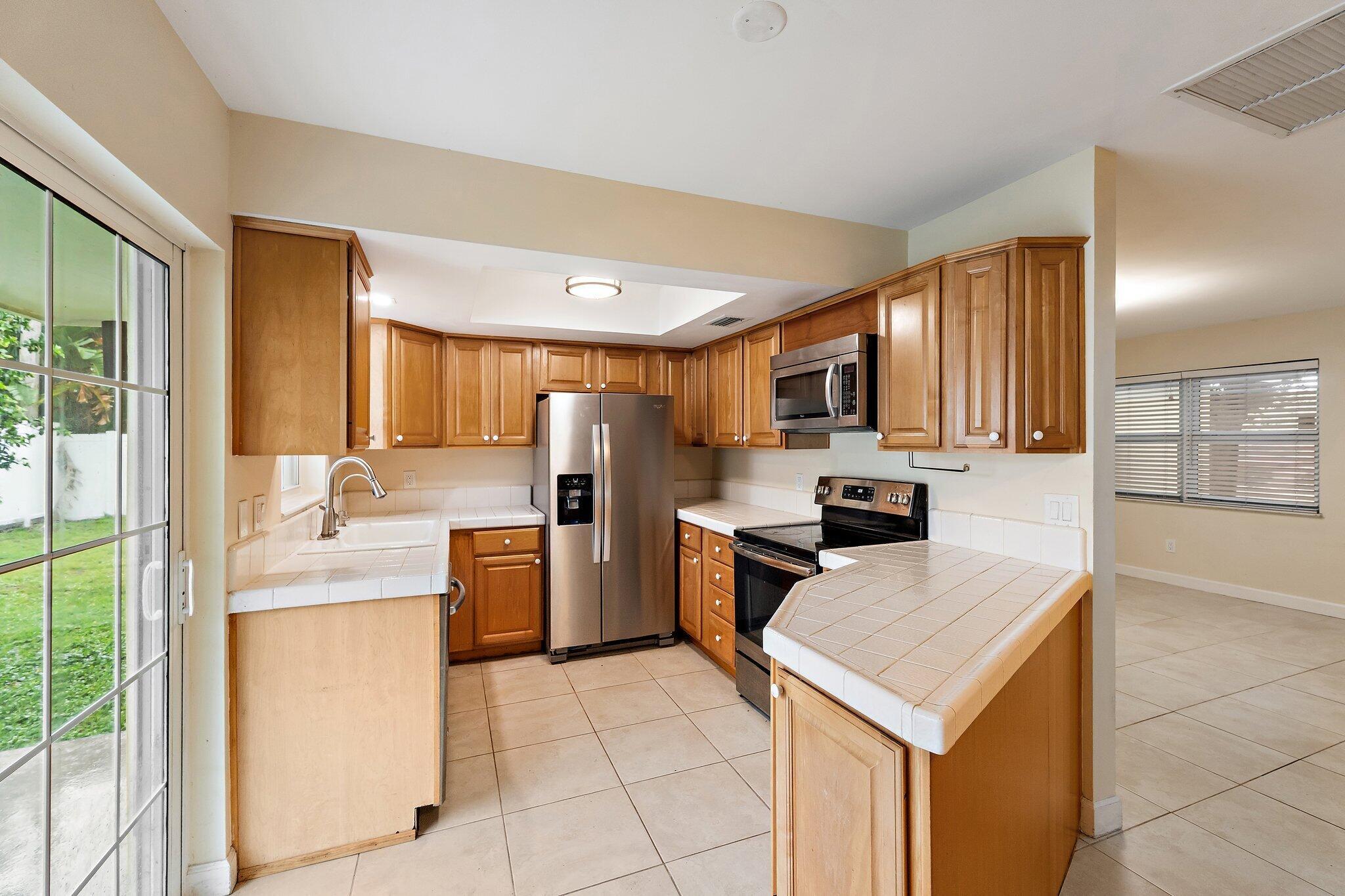 678 Riverside Drive, Palm Beach Gardens, FL 33410, Palm Beach Gardens - Photo 5