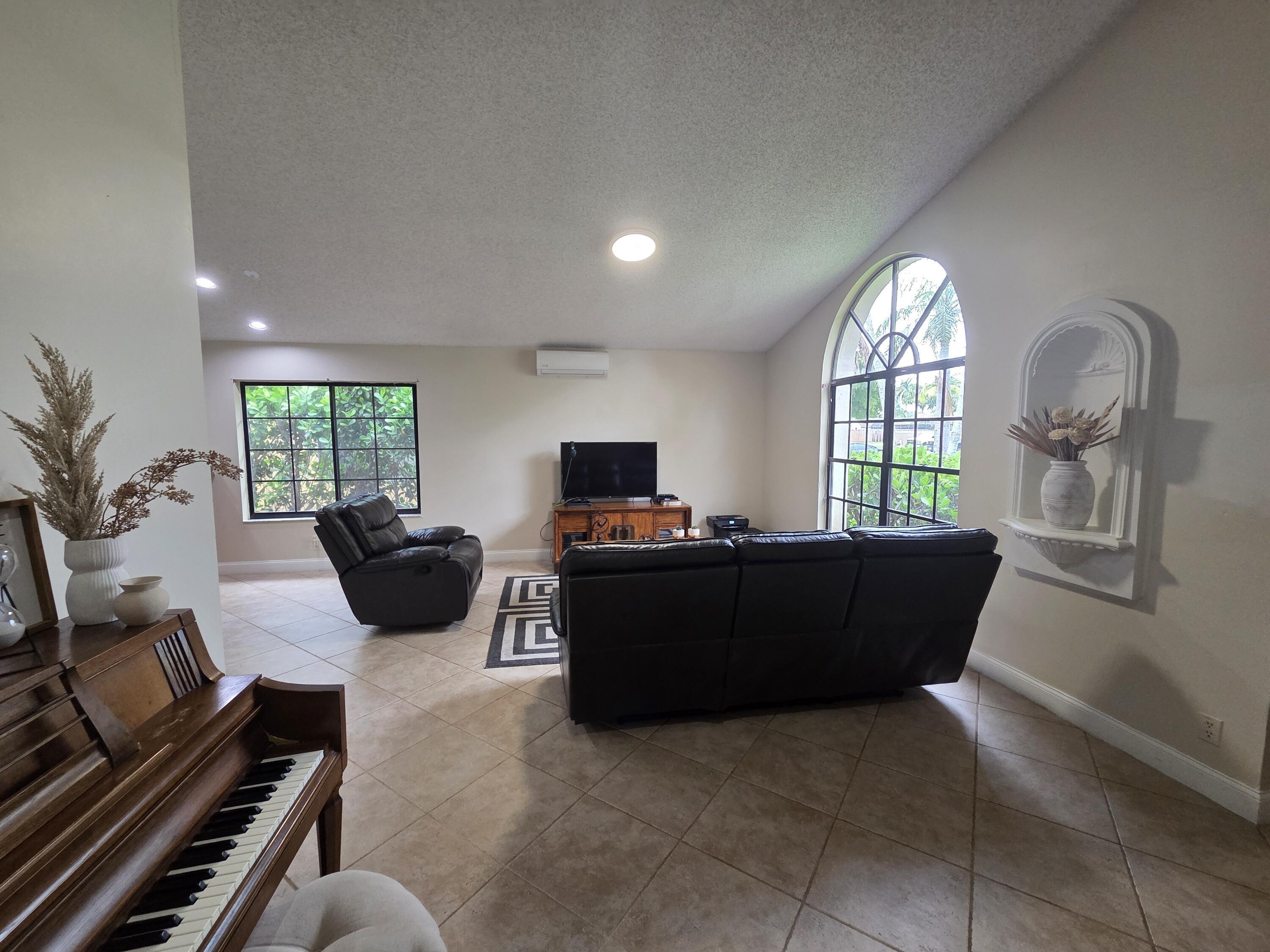 4170 NW 6th Street, Deerfield Beach, FL 33442, Deerfield Beach - Photo 4