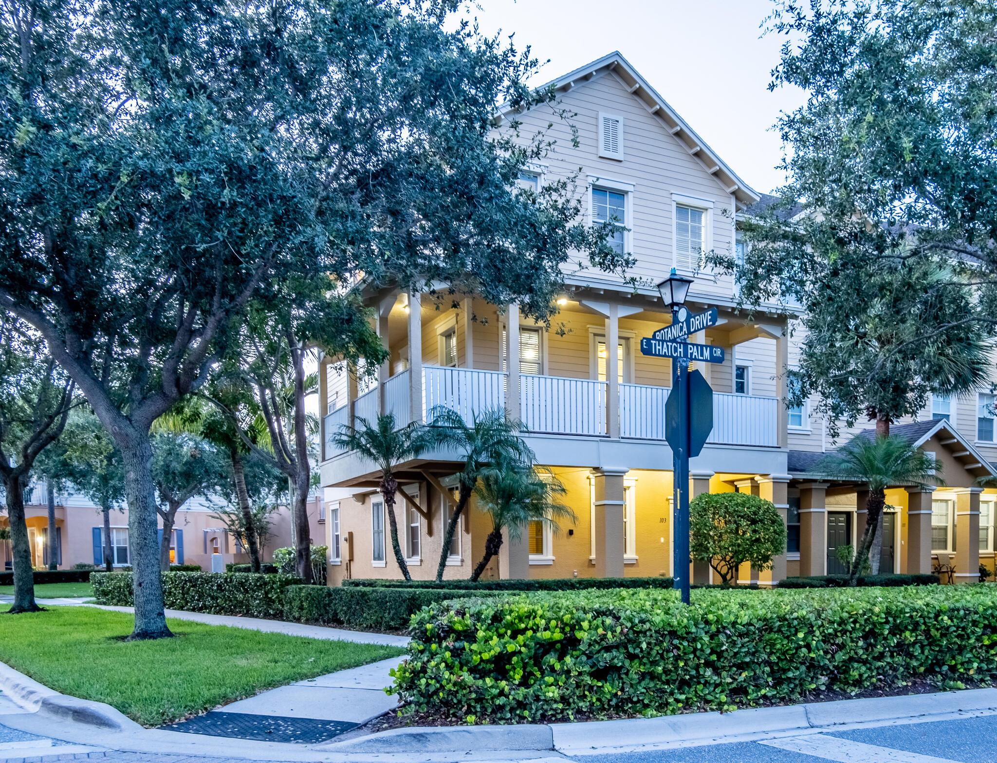 103 E Thatch Palm Circle, Jupiter, FL 33458, Jupiter - Photo 2