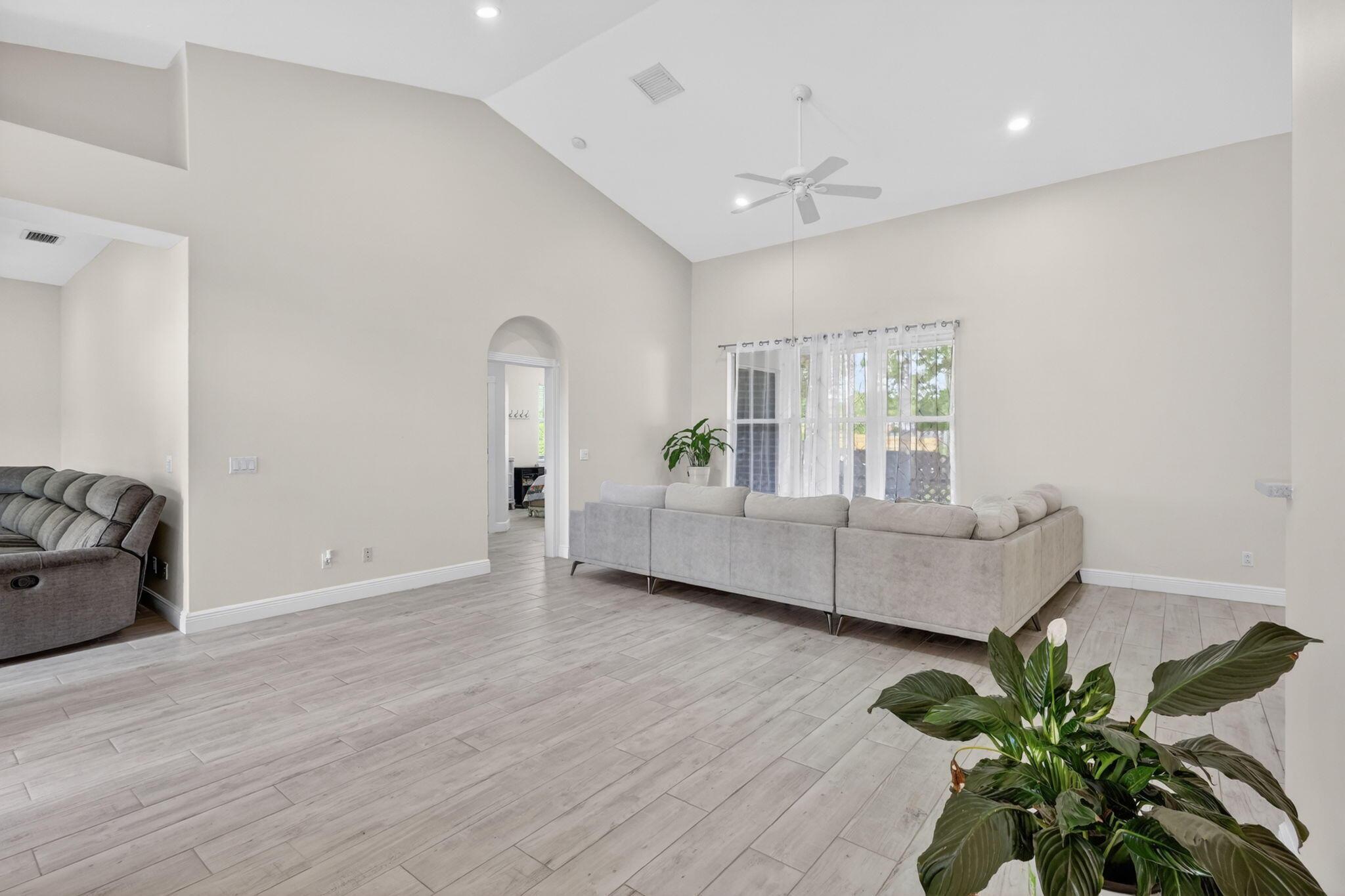 1571 SW Hunnicut Avenue, Port St. Lucie, FL 34953, Port St. Lucie - Photo 4