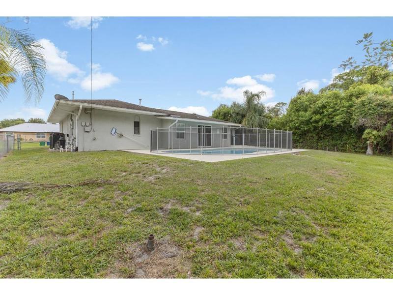 758 Beard Avenue, Sebastian, FL 32958, Sebastian - Photo 4