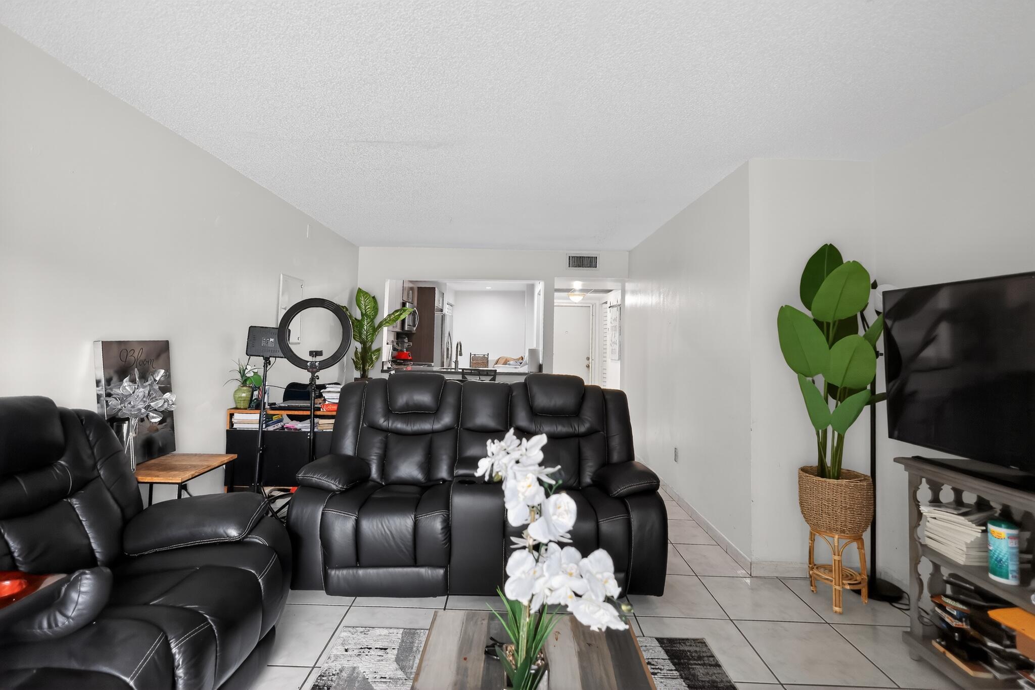 20805 NE 8th Court 101-21, Miami, FL 33179, Miami - Photo 4