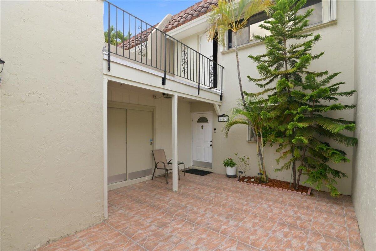 275 Jacaranda Drive, Plantation, FL 33324, Plantation - Photo 3