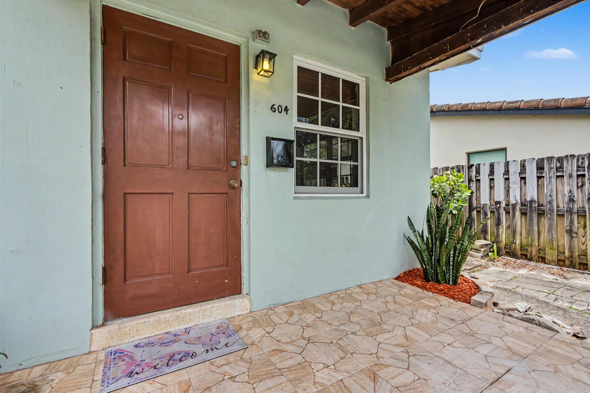 604 NE 14th Place, Fort Lauderdale, FL 33304, Fort Lauderdale - Photo 2