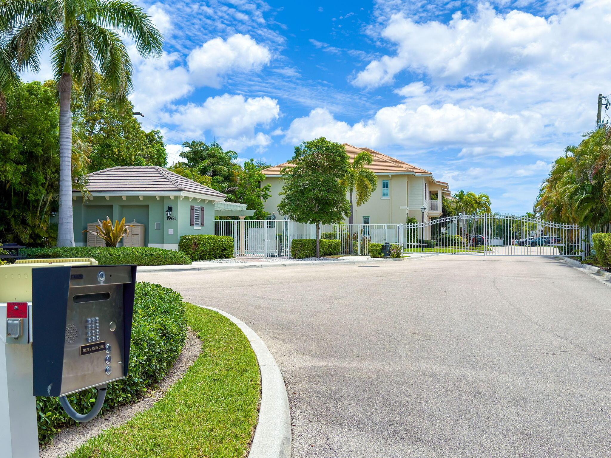 1950 Juno Landing Lane, North Palm Beach, FL 33408, North Palm Beach - Photo 2