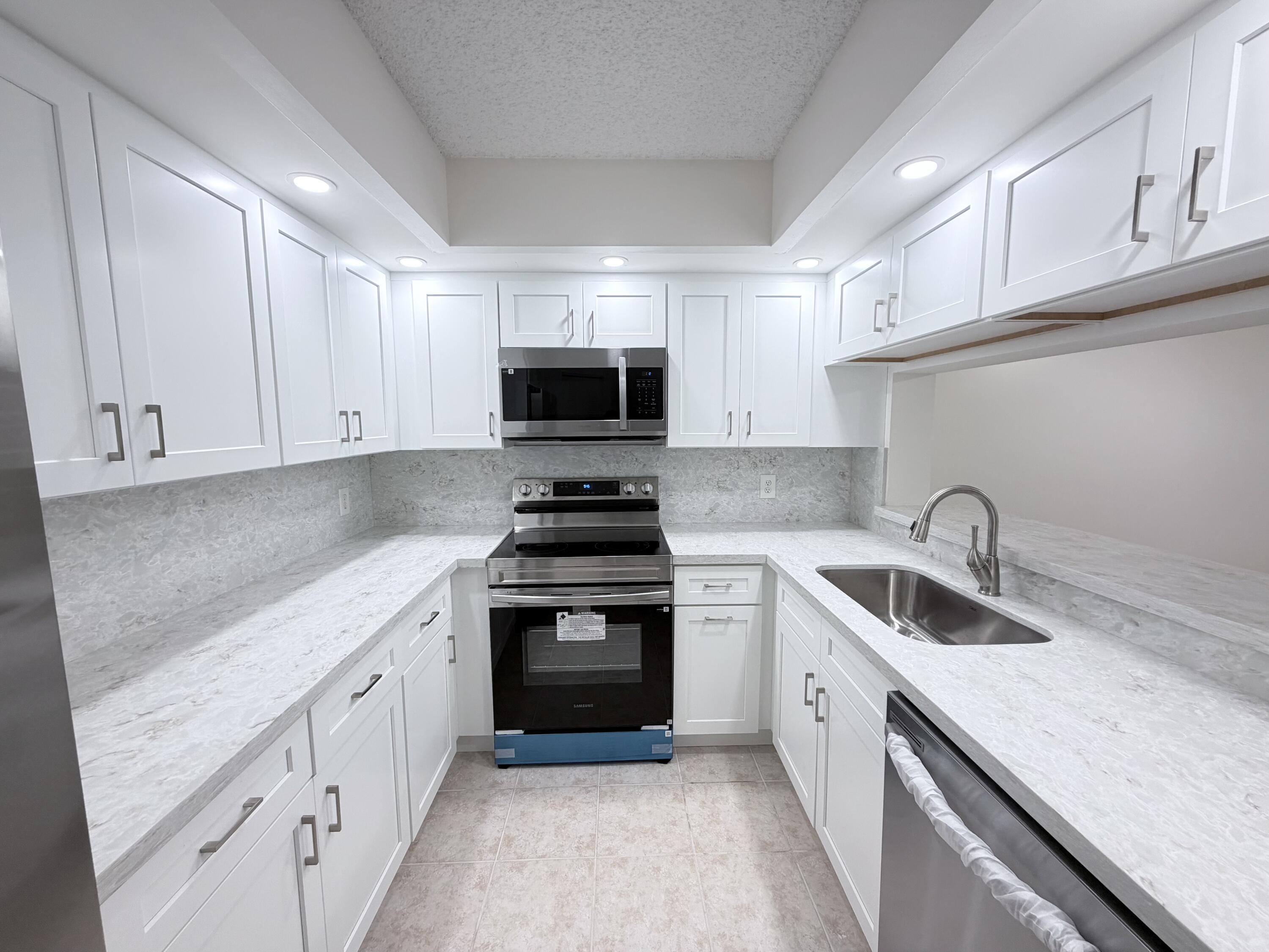 1000 SW 125th Avenue 314n, Pembroke Pines, FL 33027, Pembroke Pines - Photo 3