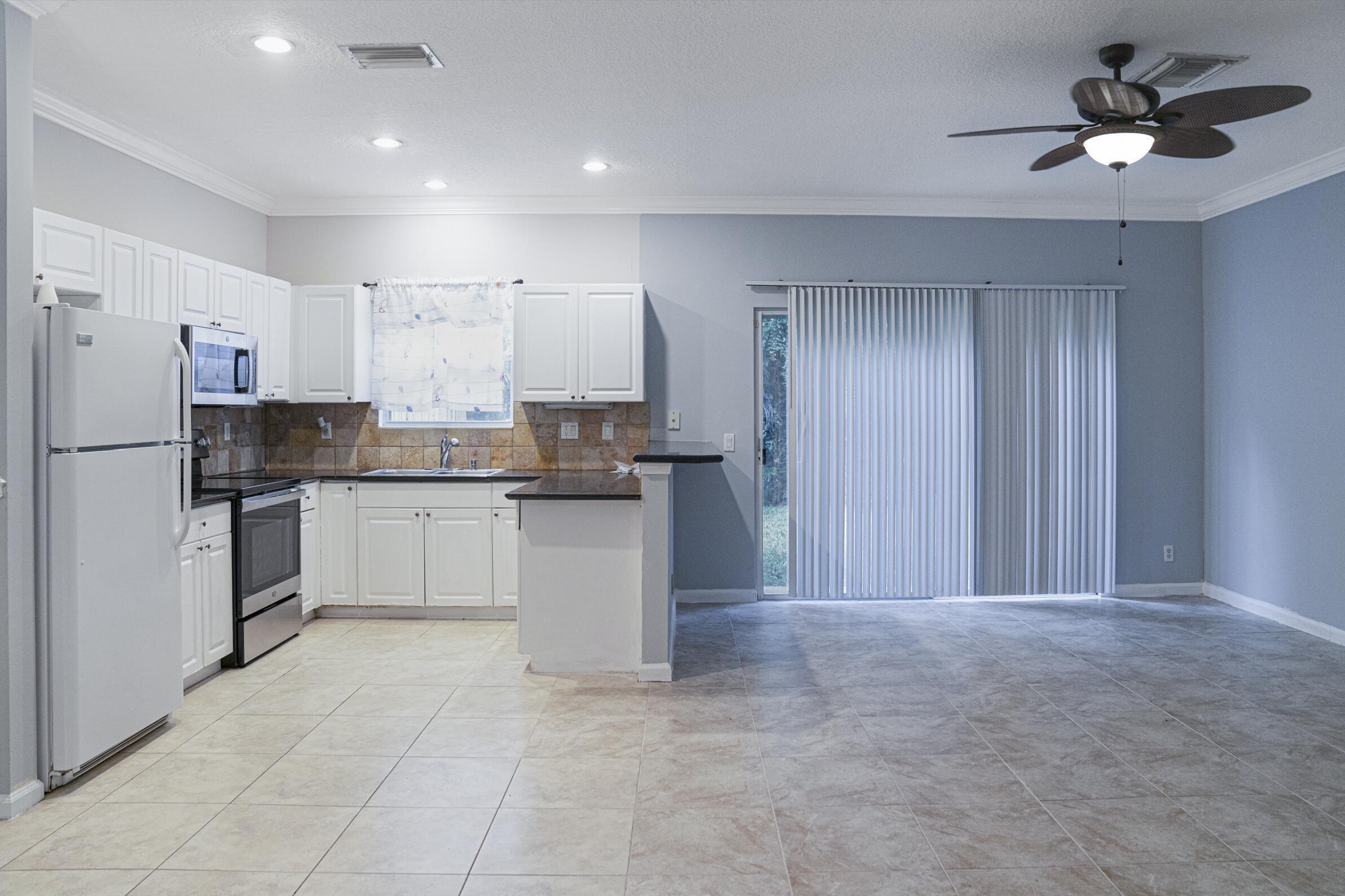 130 Baldwin Boulevard, Greenacres, FL 33463, Greenacres - Photo 4