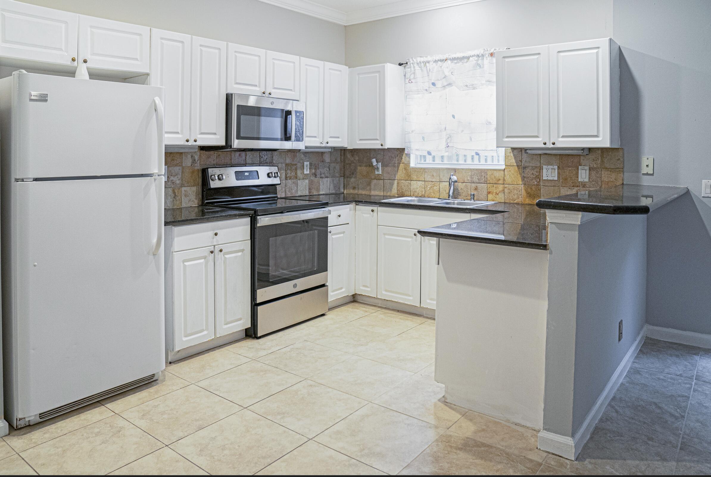 130 Baldwin Boulevard, Greenacres, FL 33463, Greenacres - Photo 5