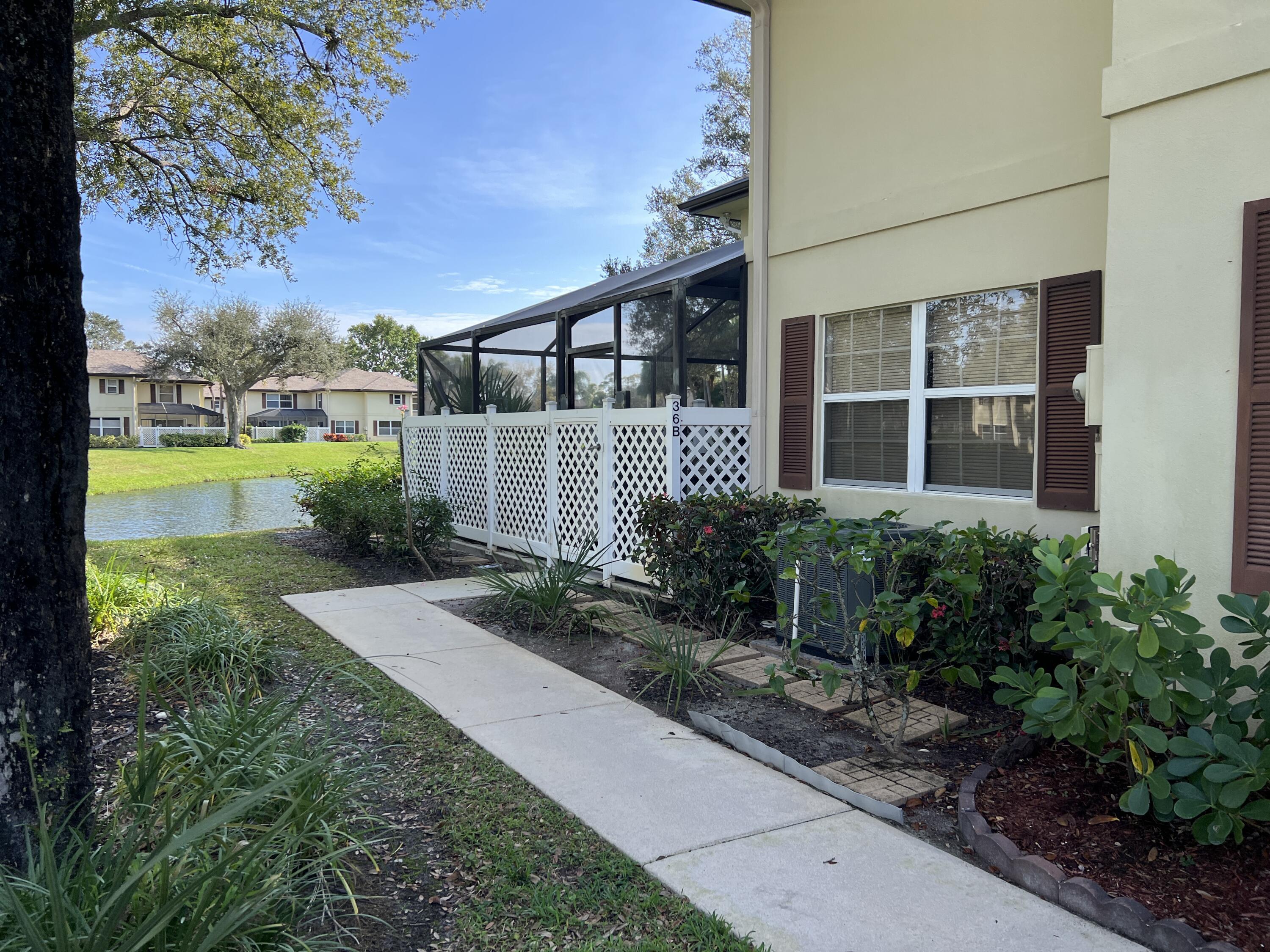 36 Danbury Court B, Royal Palm Beach, FL 33411, Royal Palm Beach - Photo 2