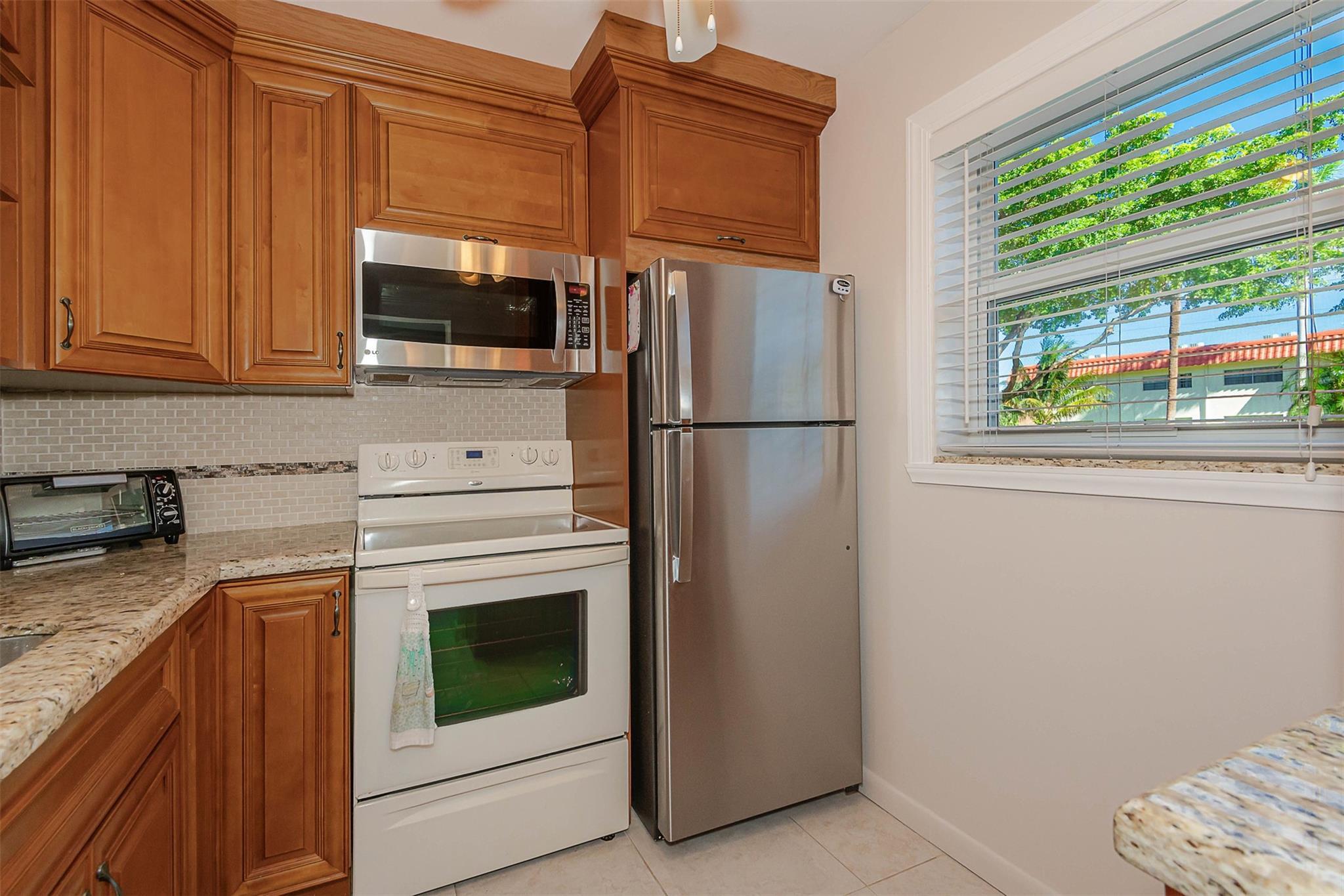 3431 NW 50th Avenue 104, Lauderdale Lakes, FL 33319, Lauderdale Lakes - Photo 5