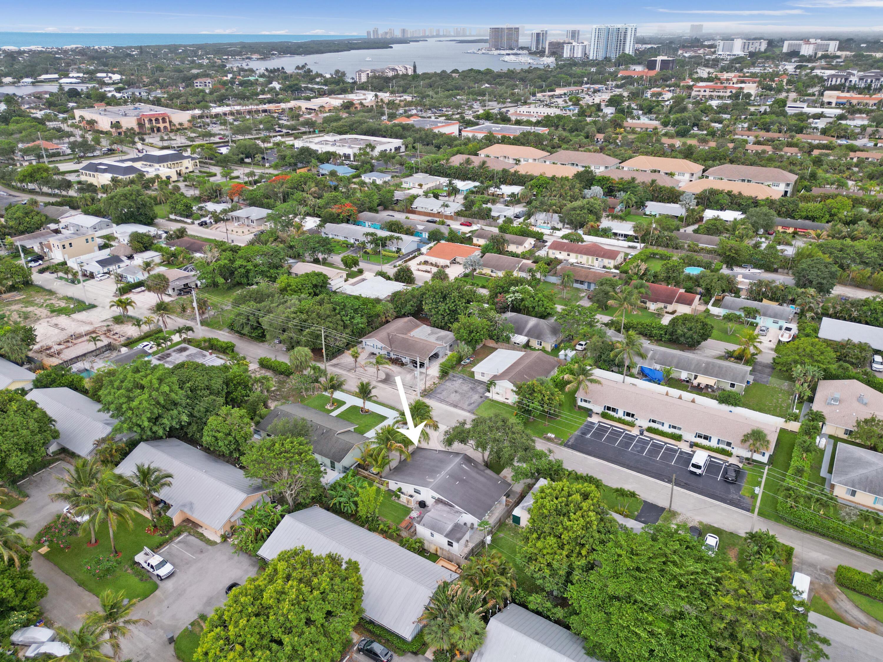 1947 Holman Drive, North Palm Beach, FL 33408, North Palm Beach - Photo 3