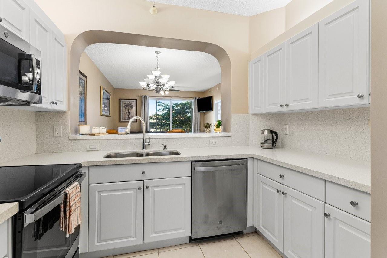7775 Southampton Terrace 310, Tamarac, FL 33321, Tamarac - Photo 3