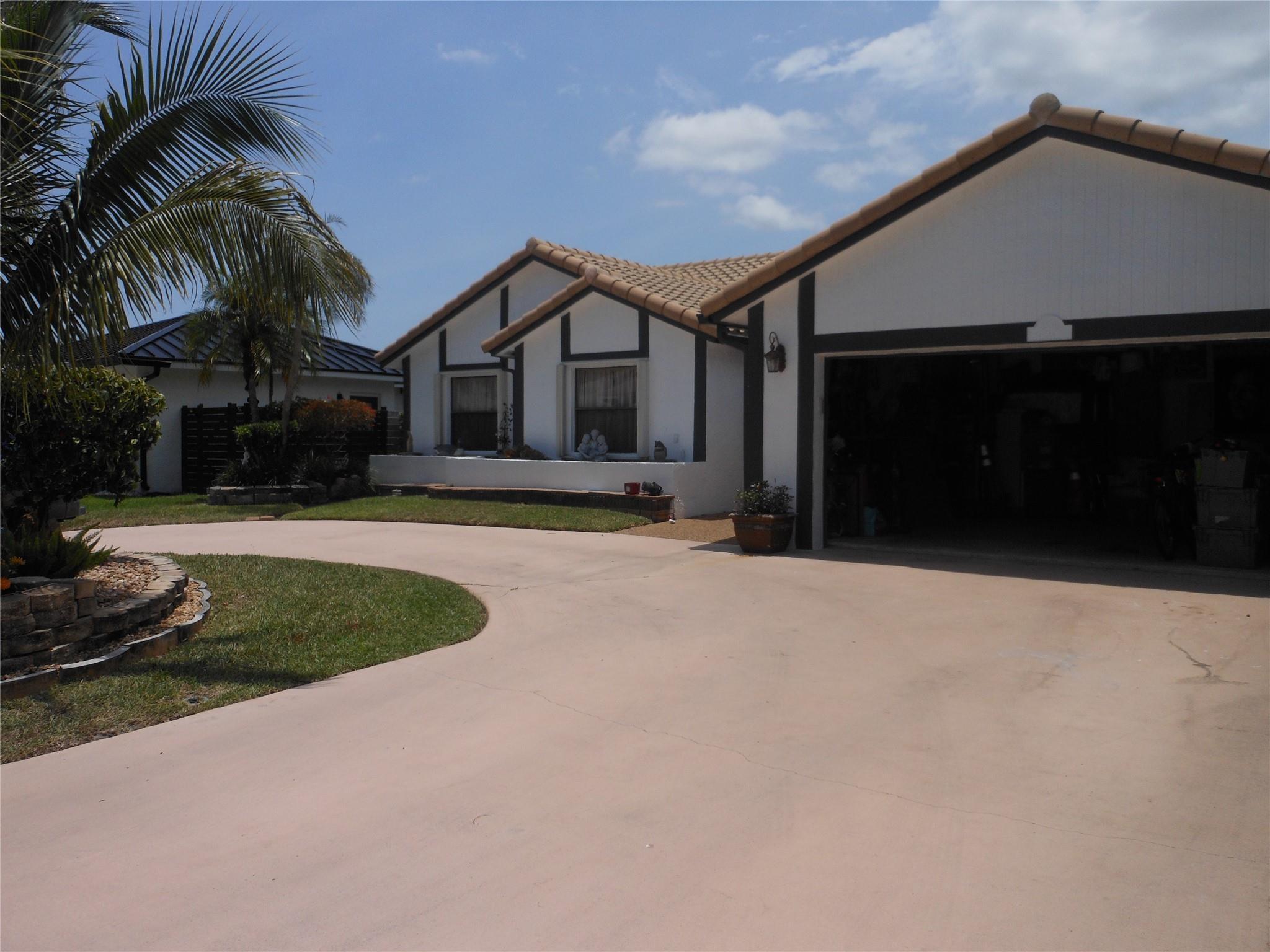 8706 NW 83rd Street, Tamarac, FL 33321, Tamarac - Photo 2