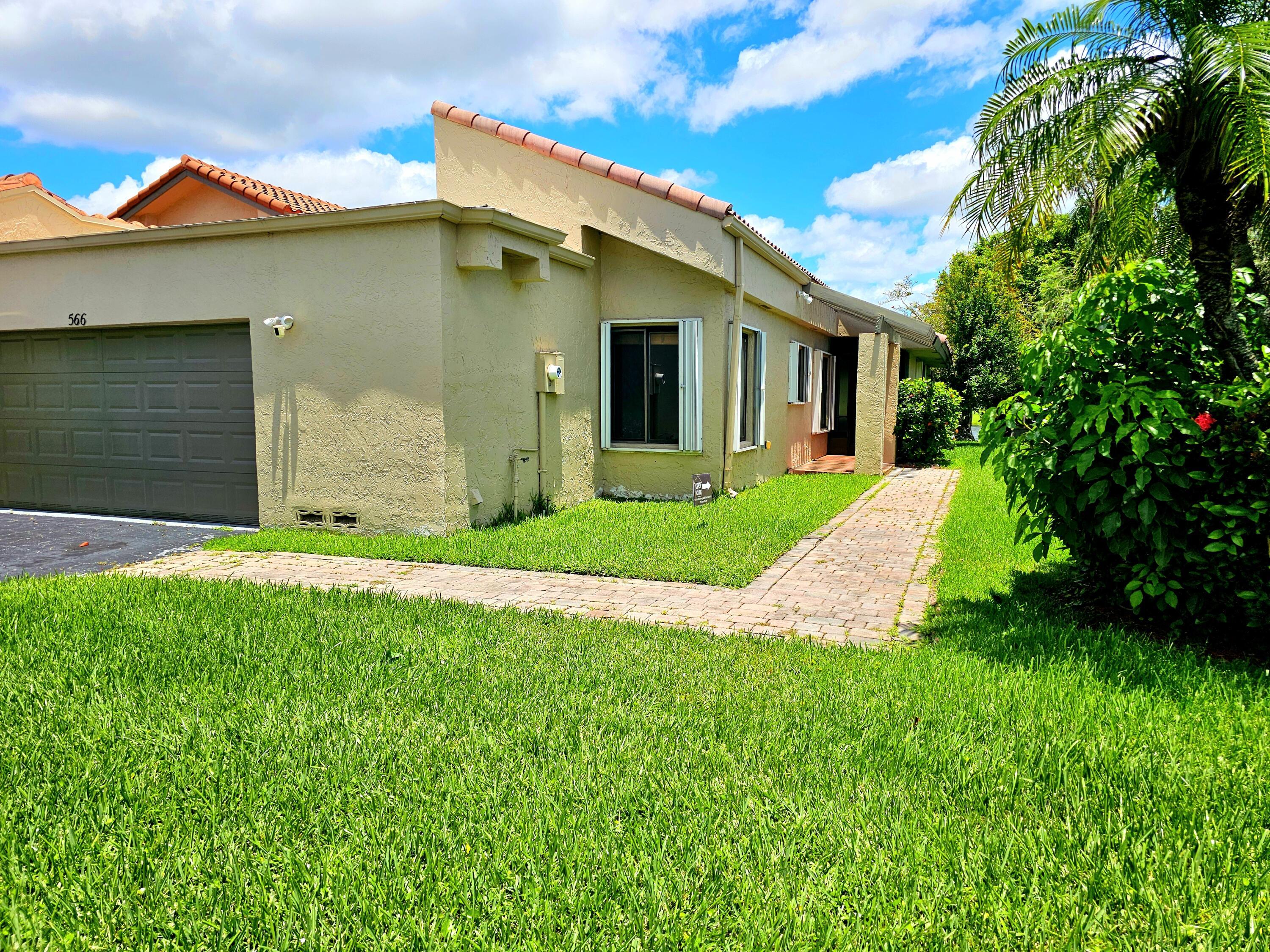 566 Village Lake Drive, Weston, FL 33326, Weston - Main