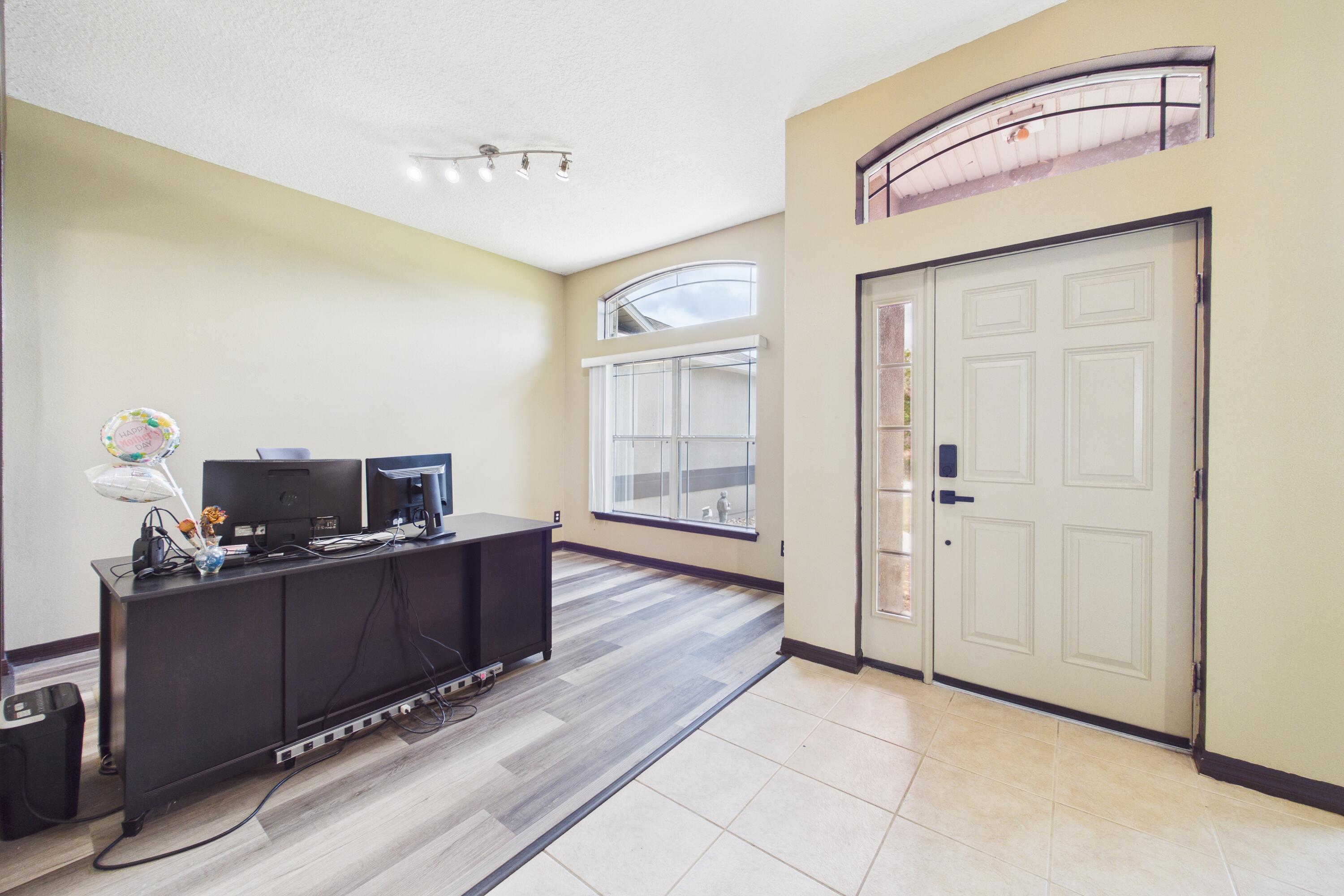 567 Mimosa Street SW, Palm Bay, FL 32908, Palm Bay - Photo 3